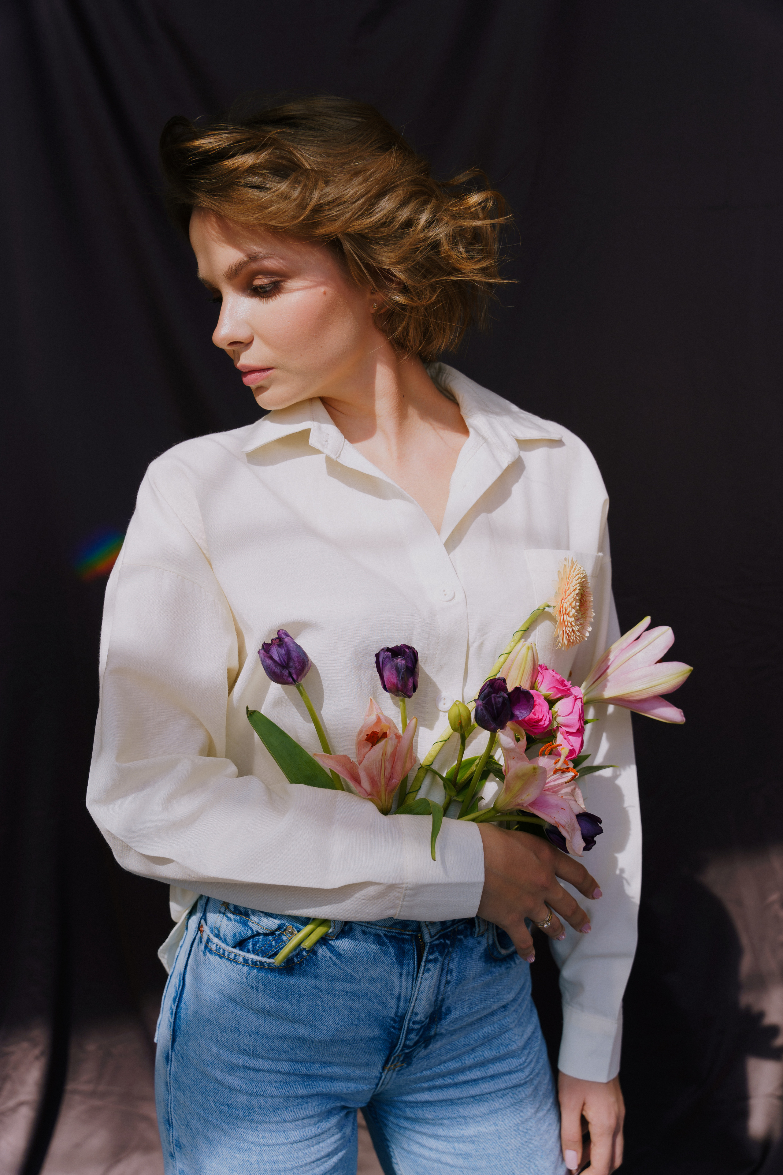 Портретная фотосессия с цветами в Архангельске