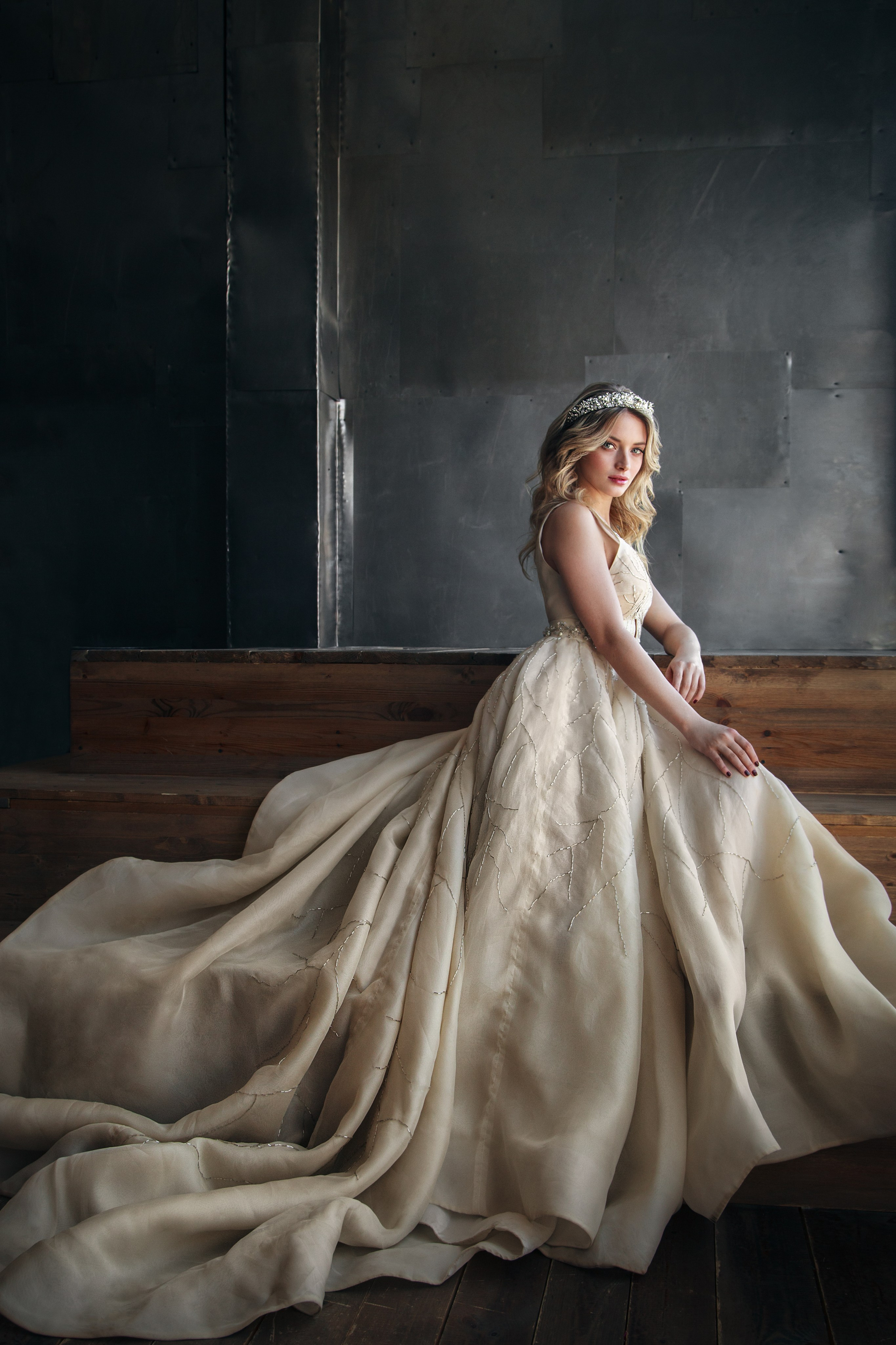 Фотосъемка одежды в Барнауле. Фотограф для бизнеса, маркетплейсов, контента и соцсетей в Барнауле Савинкова Виктория