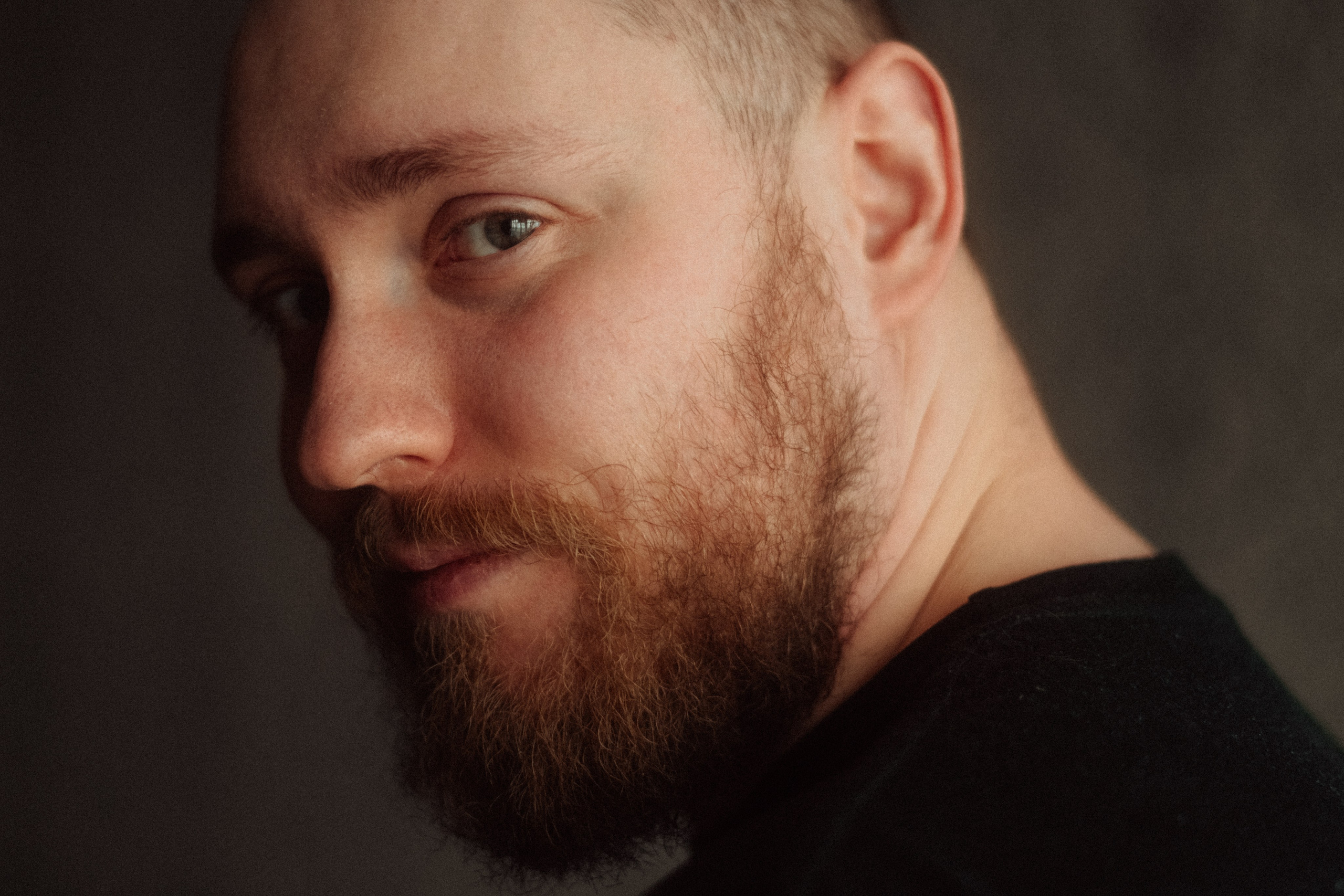 Портретная фотосессия в квартире, автопортрет