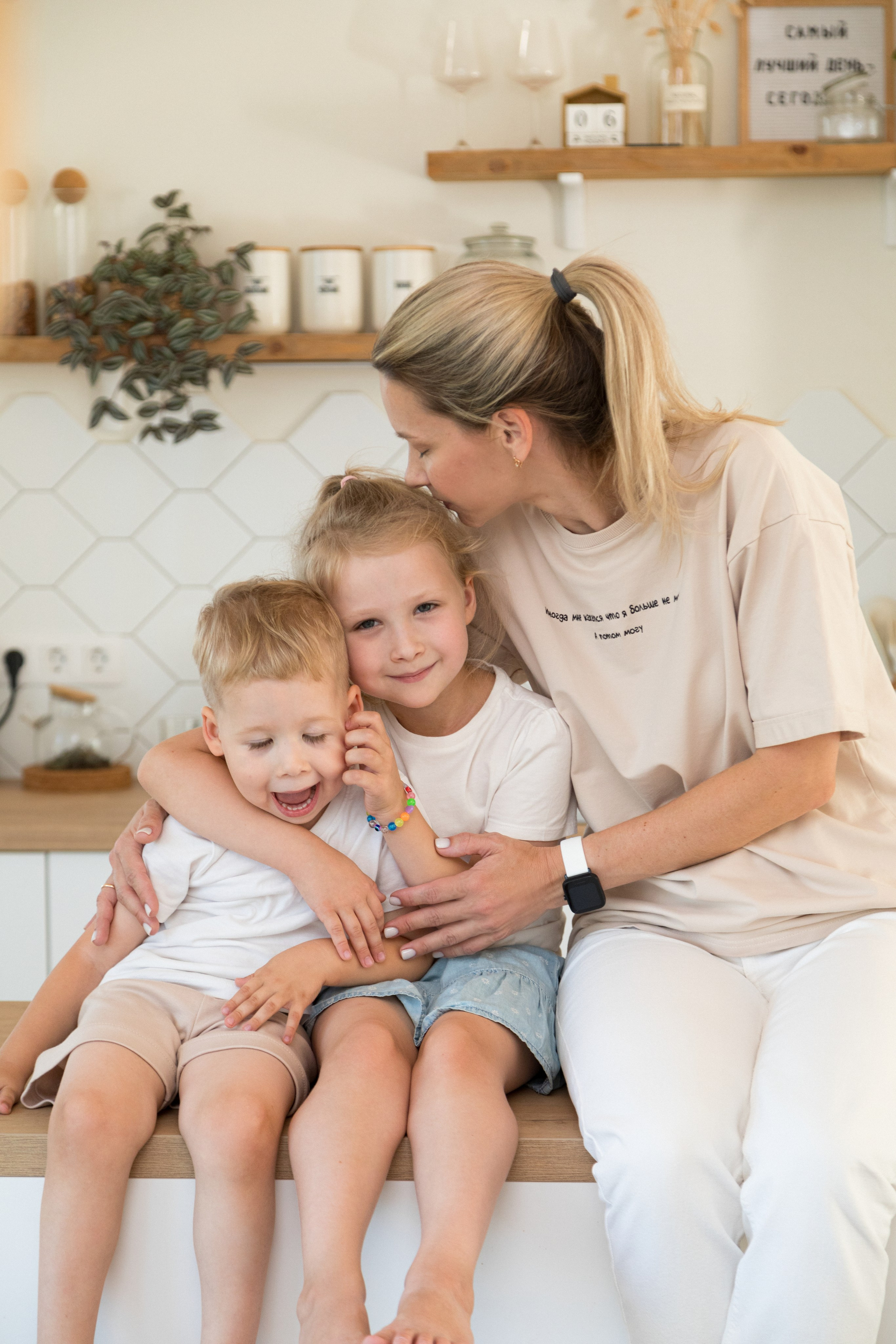 Семейная фотосессия дома. Детский и контент фотограф Надя Волкова Санкт-Петербург