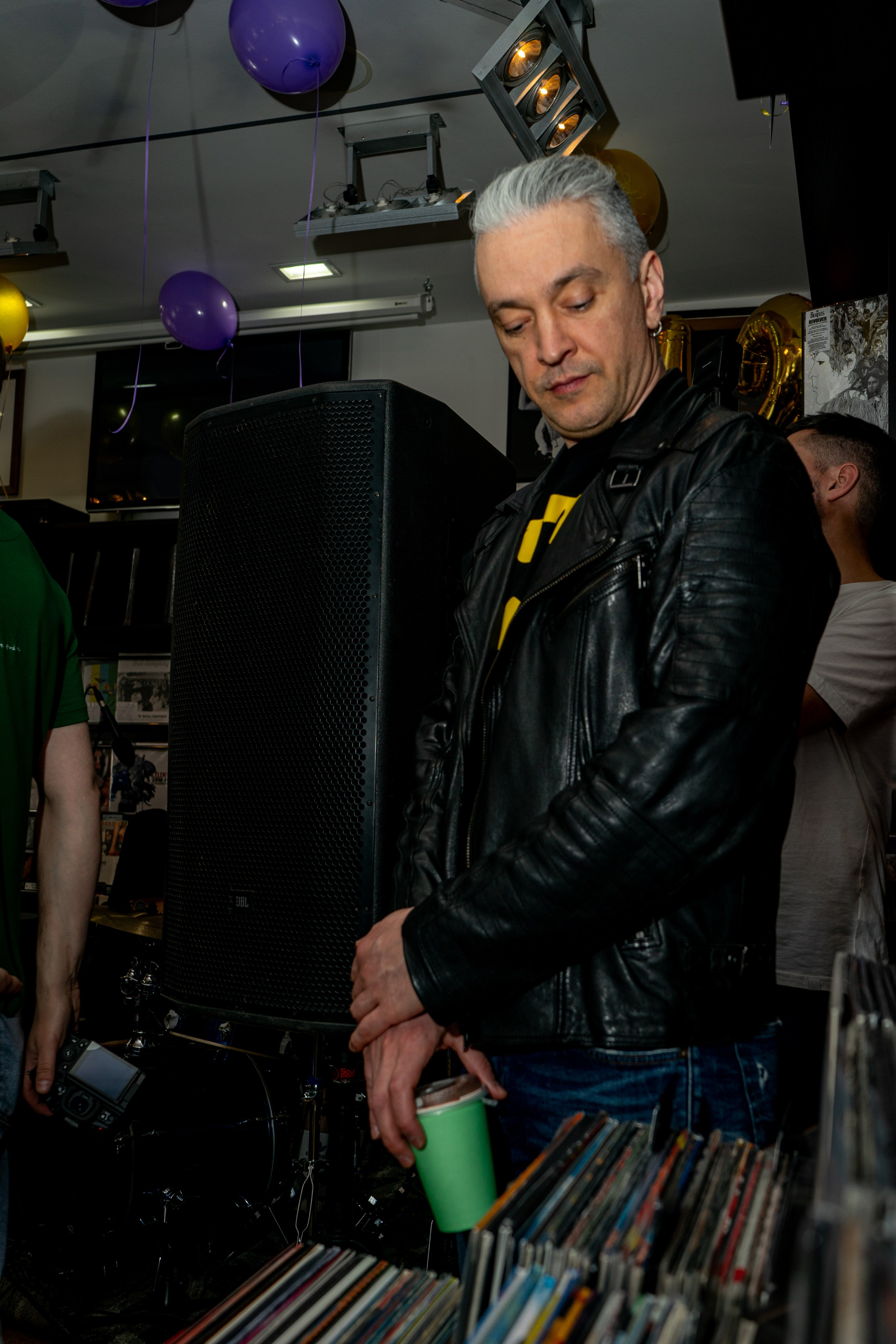 The Legendary Flower Punk — выступление в магазине пластинок. Фотограф Олег Колногоров