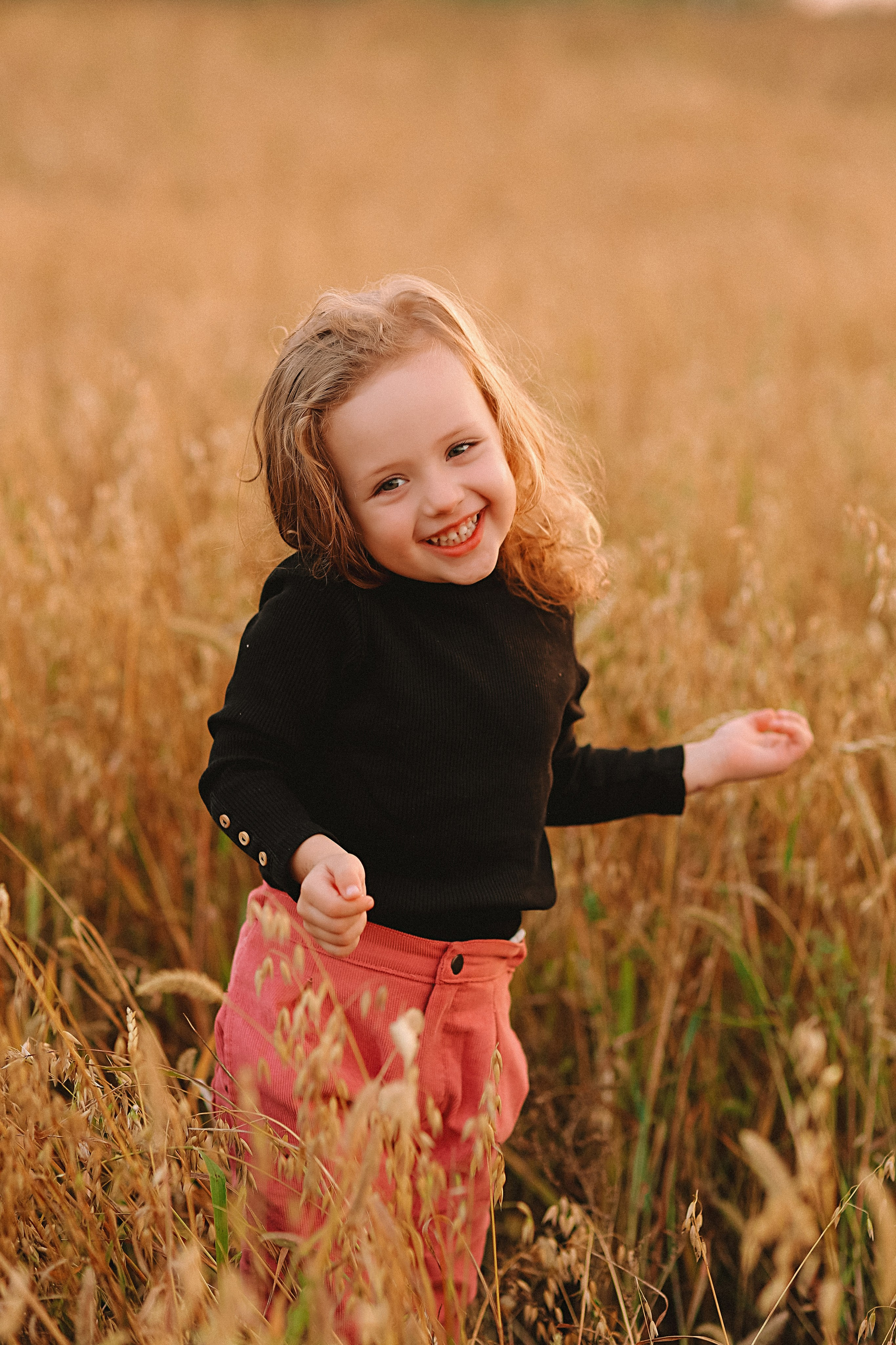 Поле. Семейный фотограф Тюмень, фотограф на роды Салмина Мария