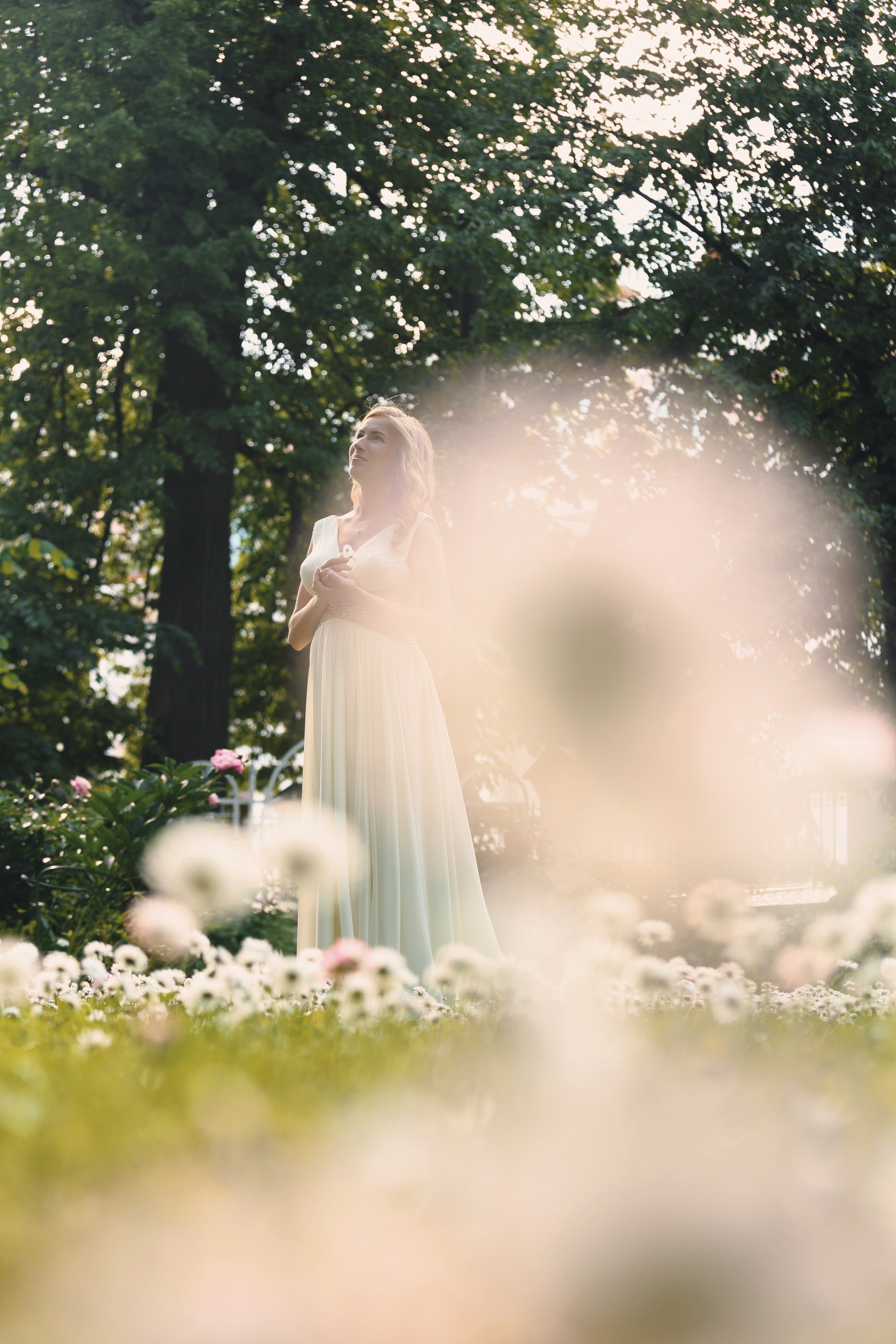 Свадебная фотосессия в парке. Свадебный и репортажный фотограф в Ярославле и Санкт-Петербурге Роман Микрюков