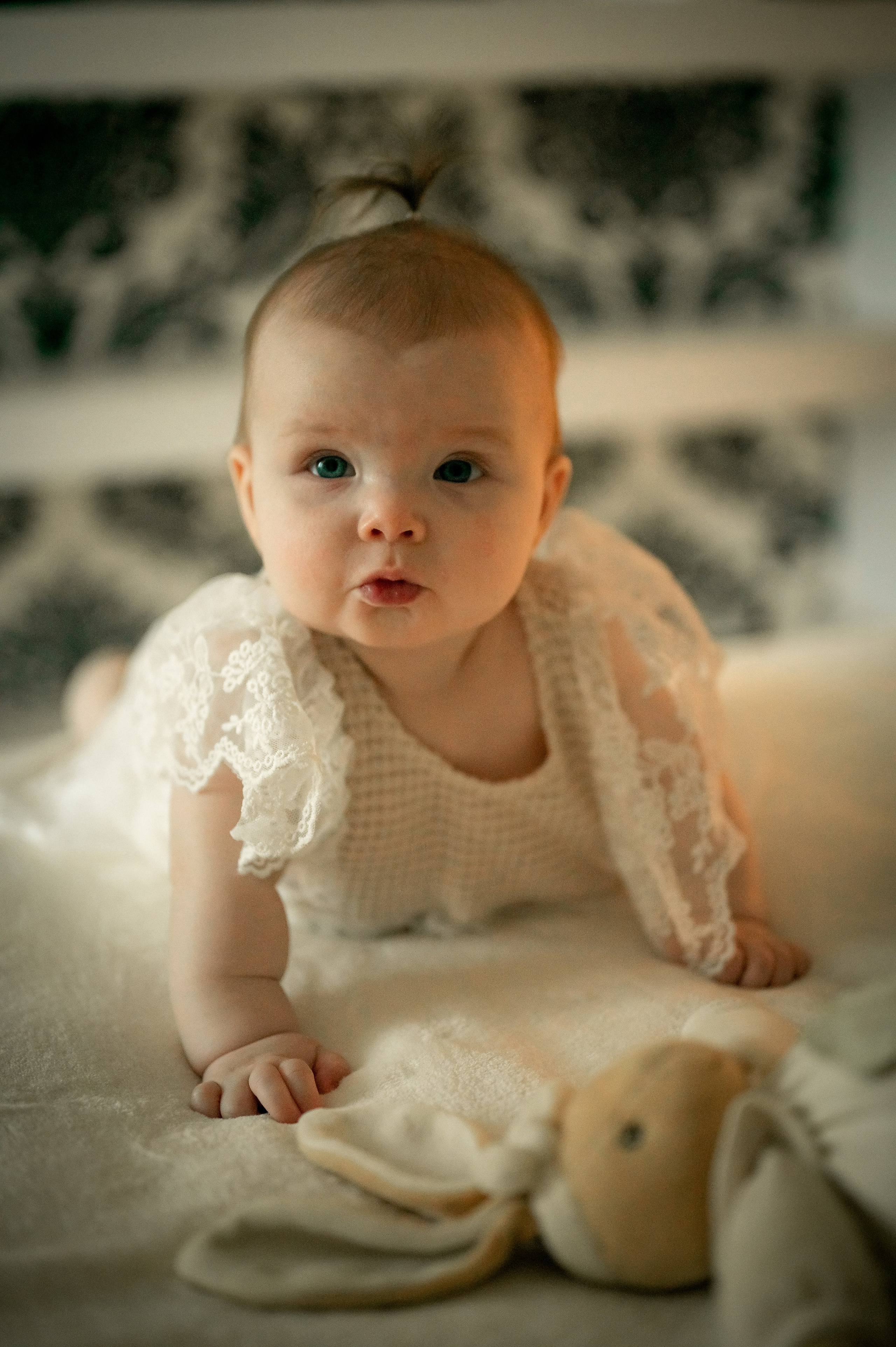 Родители с новорожденным малышом. Фотограф новорождённых, семейный, школьный в городе Калуге Евгения