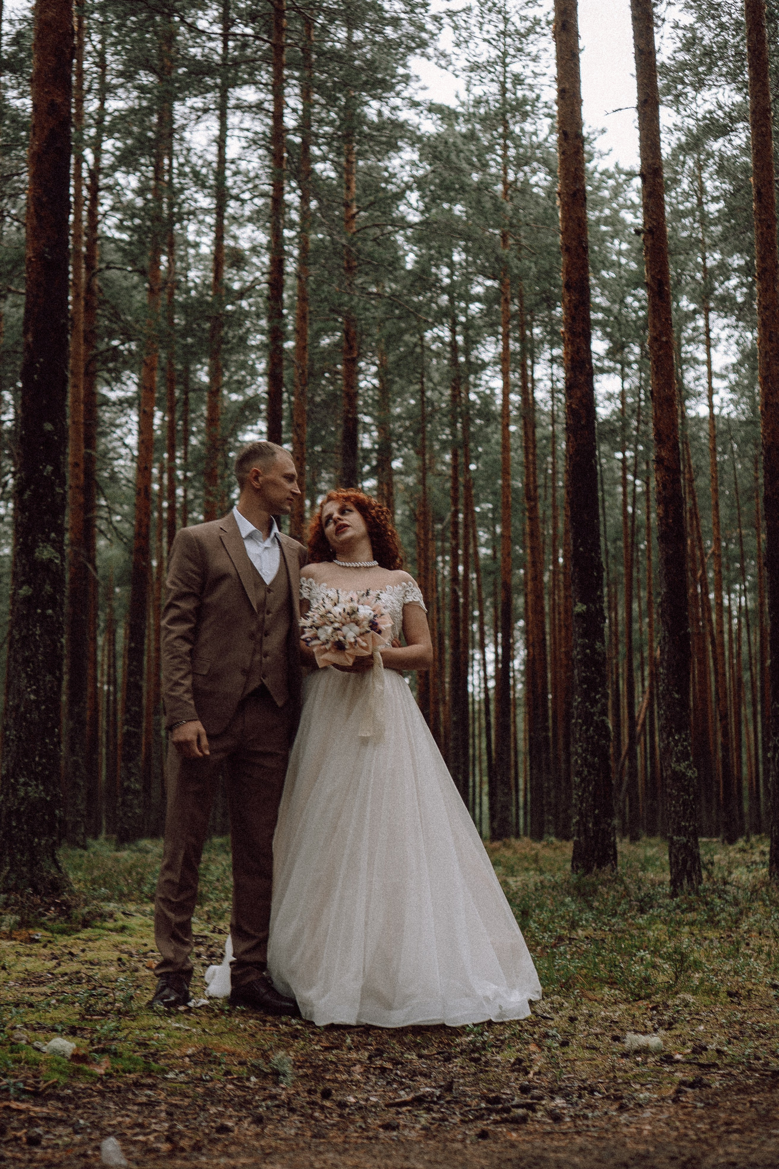 СВАДЕБНАЯ ФОТОСЕССИИЯ ПАРЫ В ГОРОДЕ ПРИОЗЕРСК В СОСНОВОМ ЛЕСУ И С ПИКАПОМ. Профессиональный фотограф, Санкт-Петербург — Виктория Богомолова
