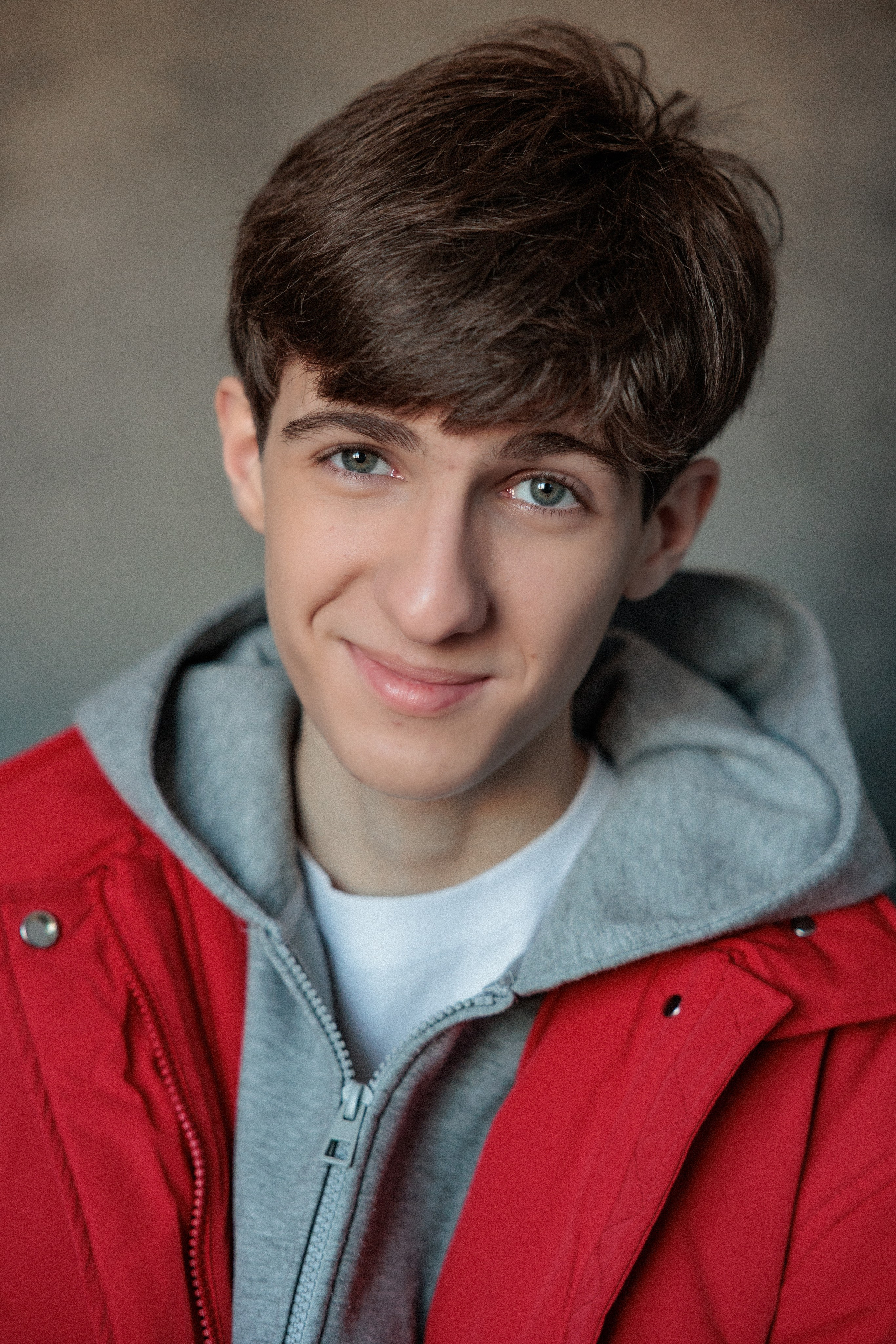 АРТЁМ. Я фотограф из Москвы к Вашим услугам