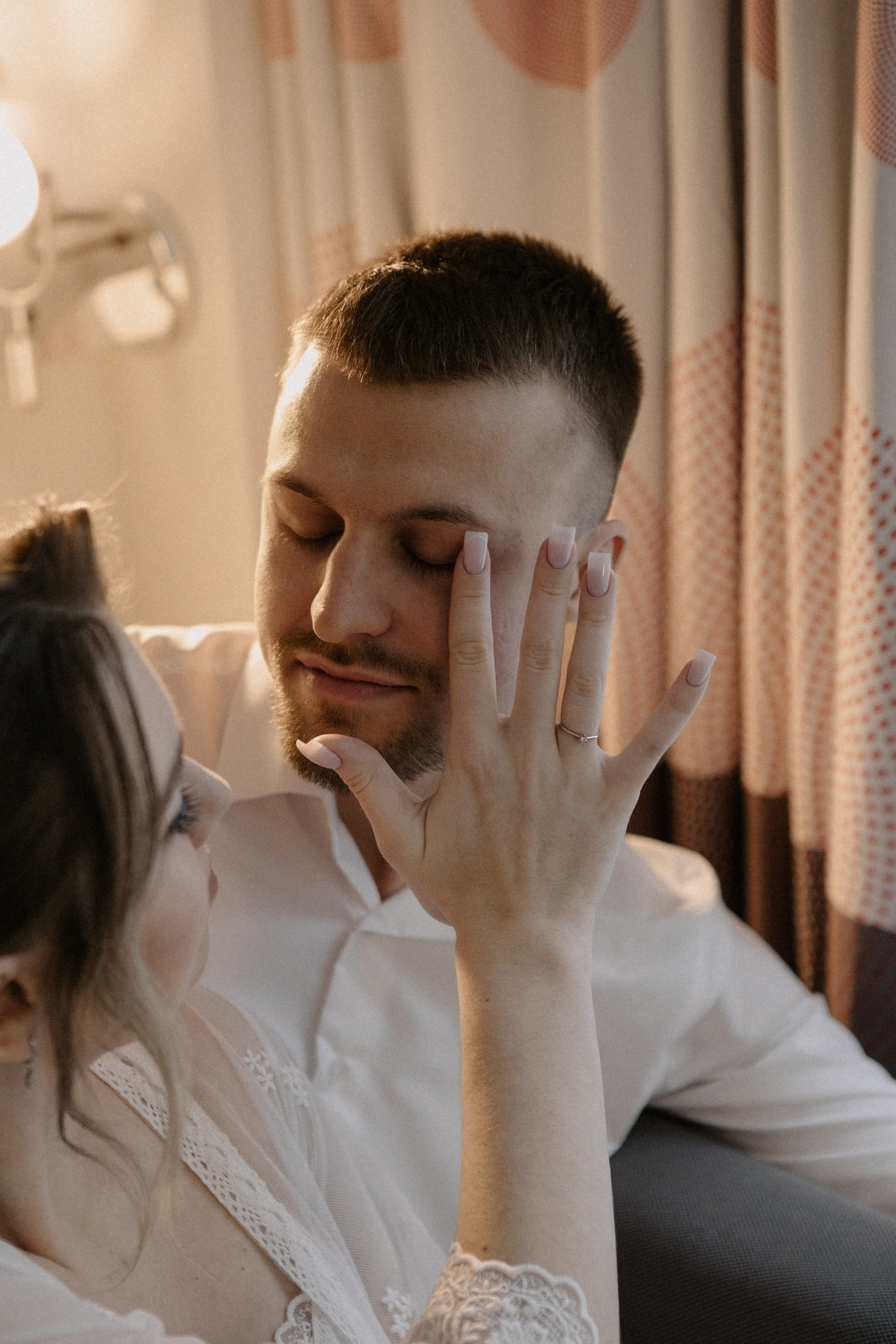 Ксюша и Илья. Утро в отеле роспись в Birds. Свадебный и портретный фотограф в Москве Анастасия Масюк