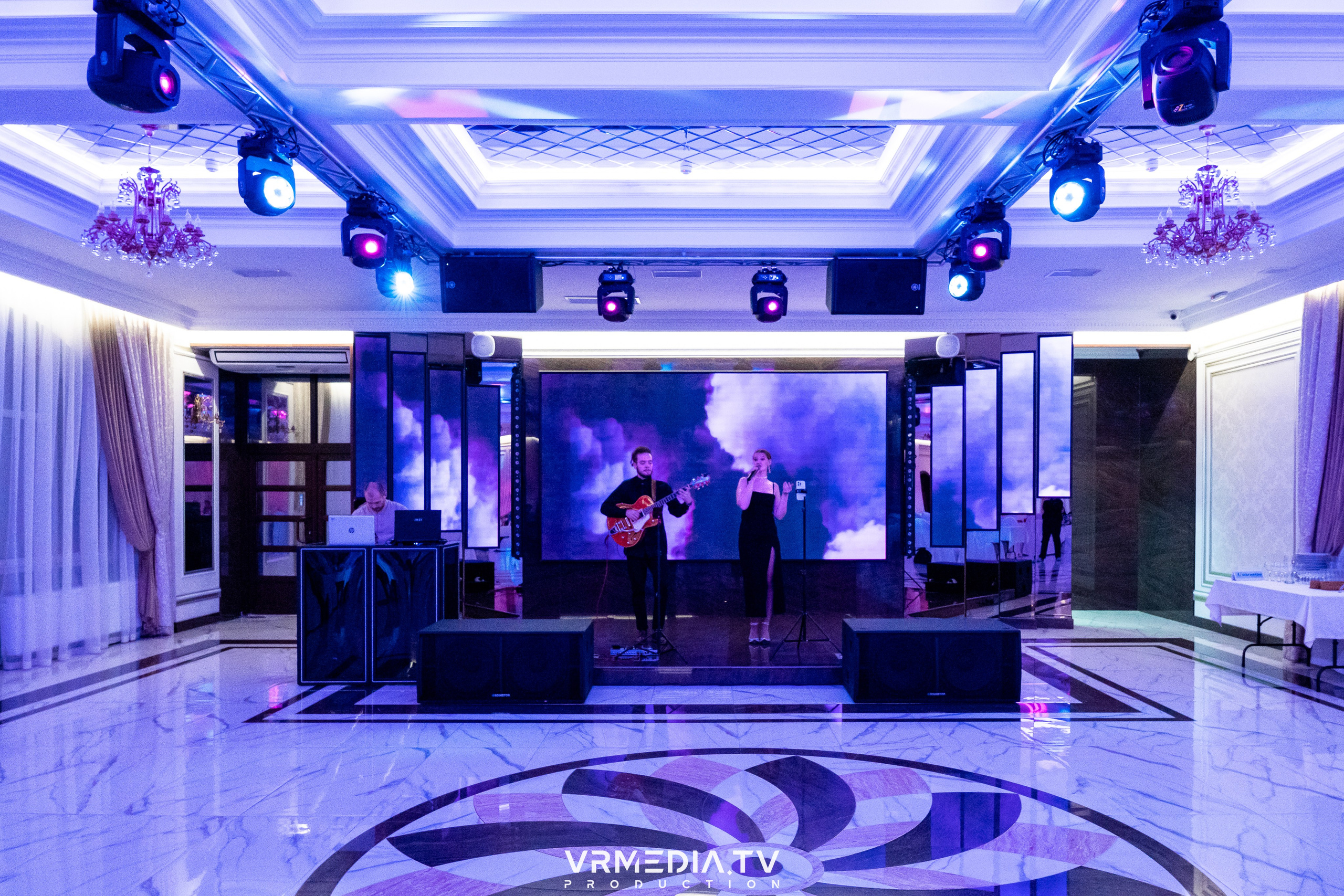 День всех влюбленных в ресторане «Лазурный Берег»