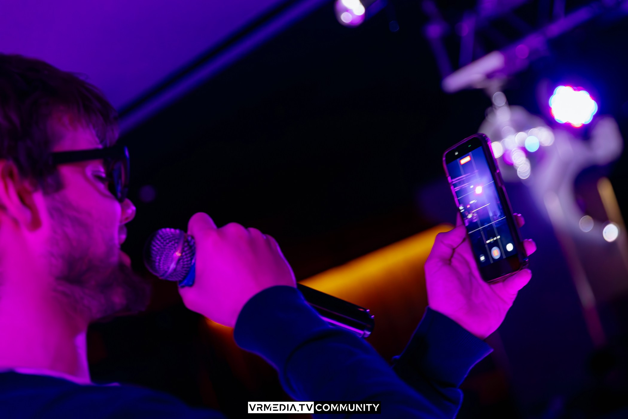 Караоке-бар «Volna»: Friends day или день дружбана