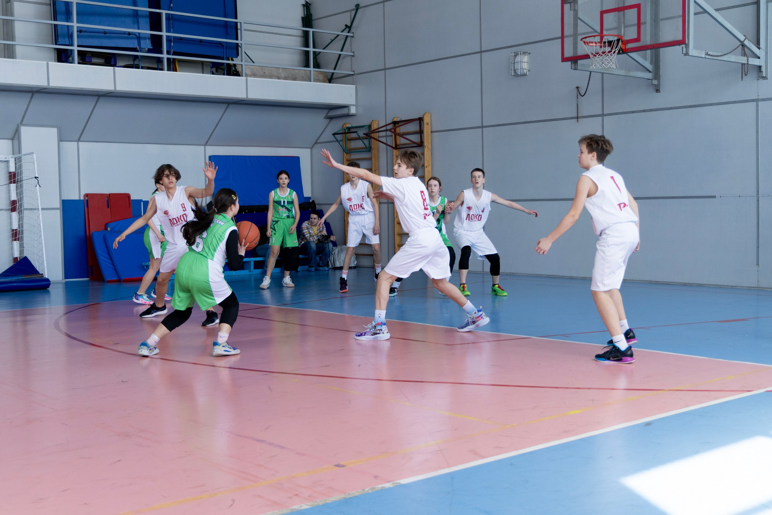 Соревнования по баскетболу среди школьников. Репортажный и портретный фотограф в Владивостоке