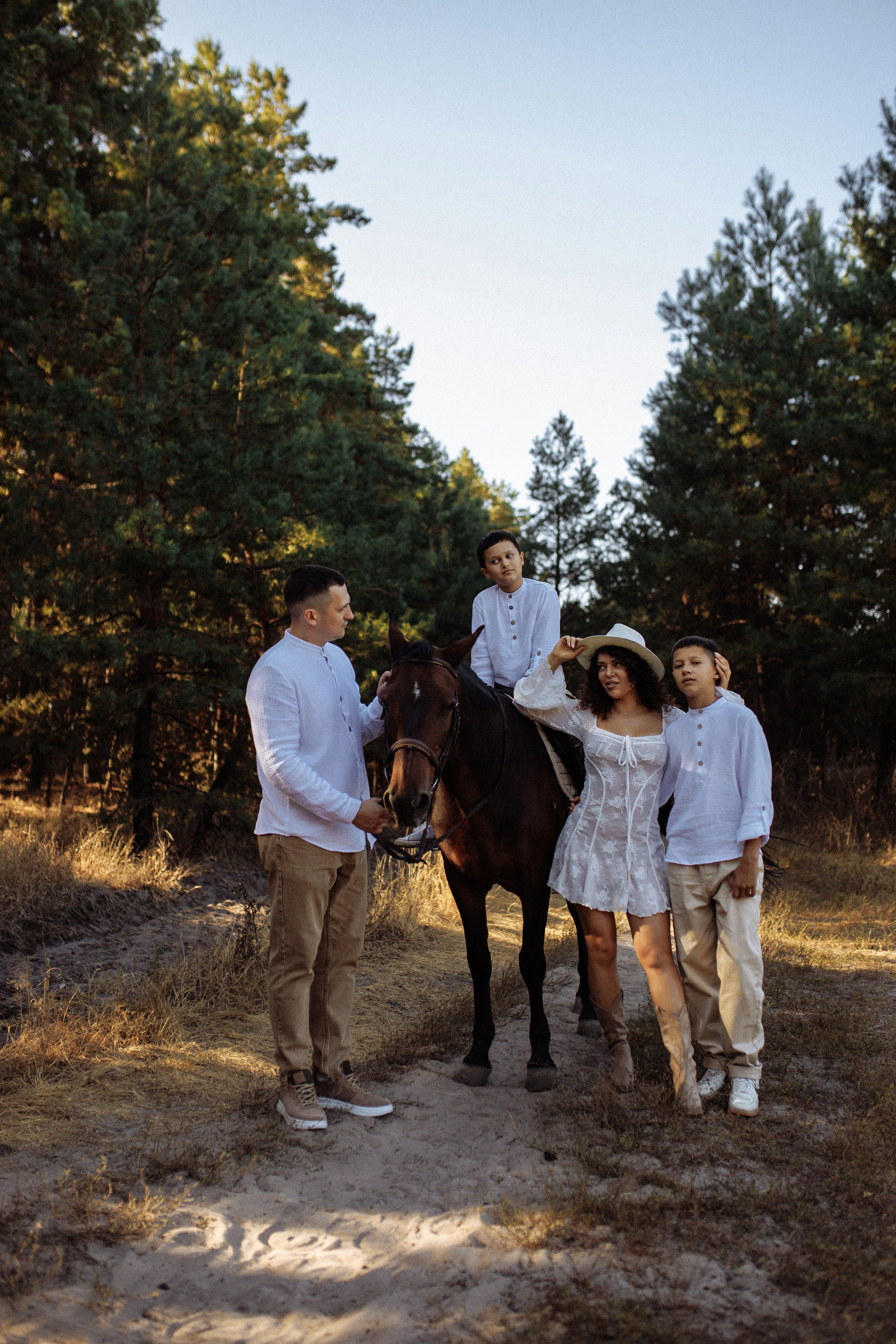 Олеся и семья. Семейный фотограф Губкин/Старый Оскол