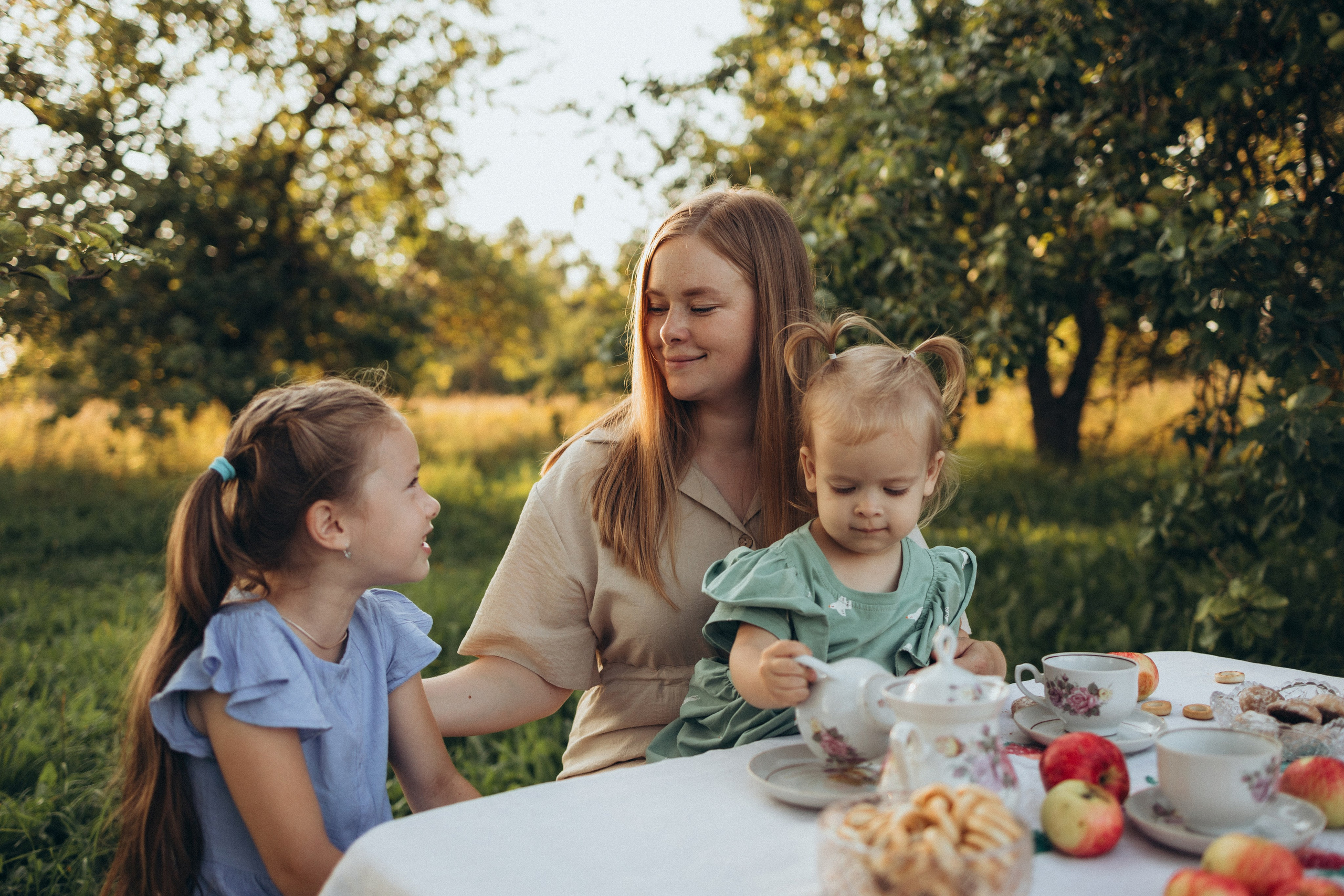 Чаепитие в саду. Фотограф Елена Рябцева