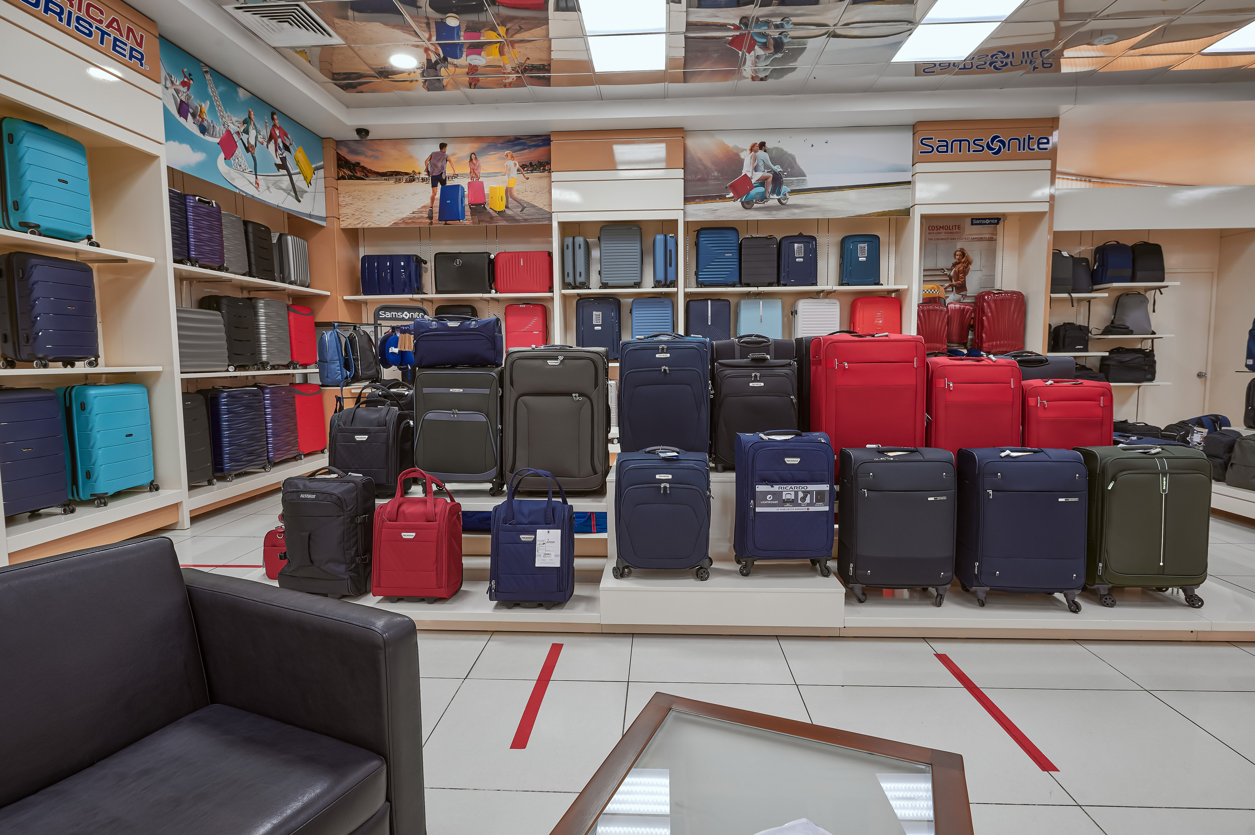 Портфолио по интерьерной и экстерьерной фотосъёмки: Мир Сумок — Правый берег. Фотограф Яковлев Роман — Красноярск