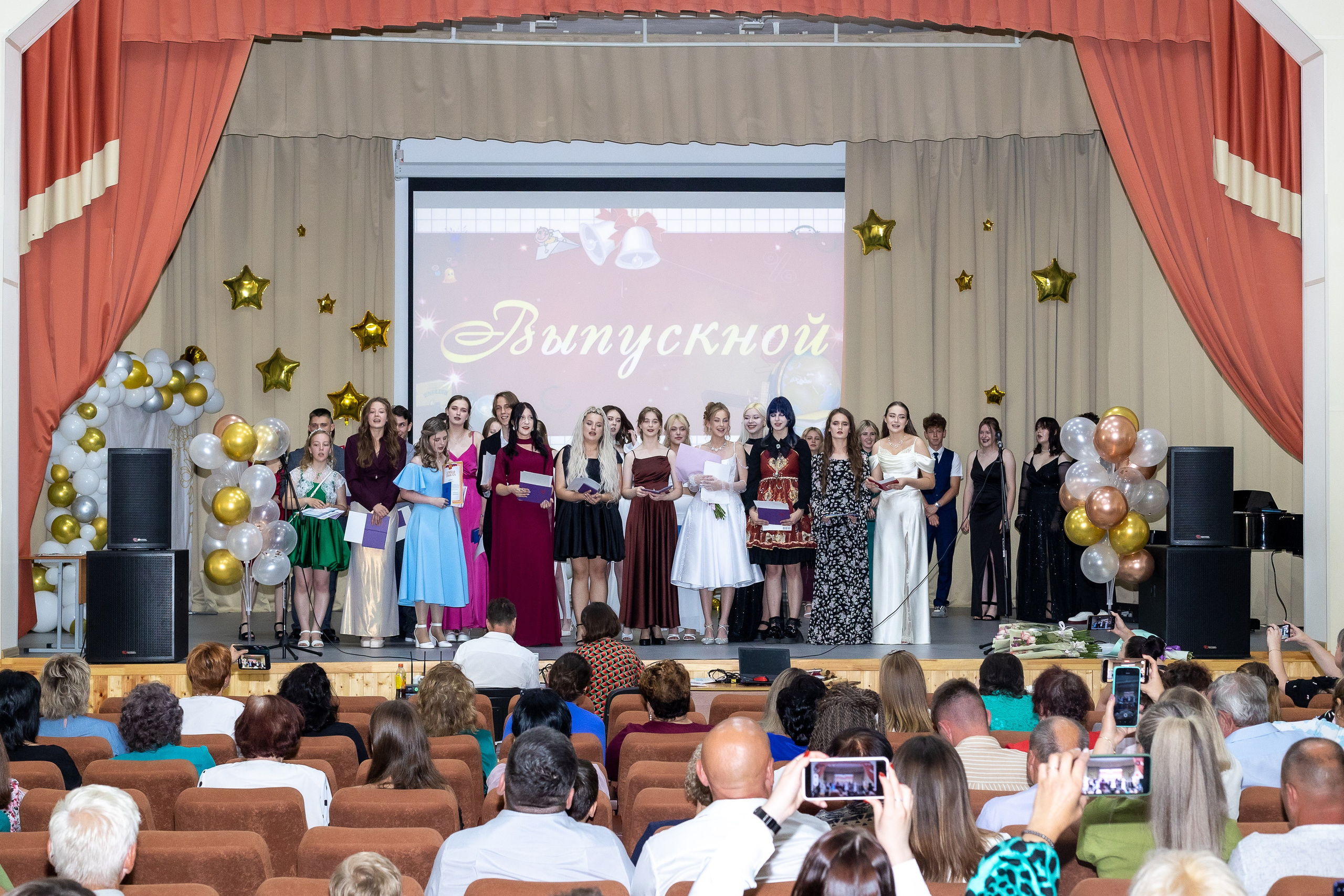 Вручение аттестата 2025. Выпускные альбомы Майкоп, Краснодар Елена Золотарева