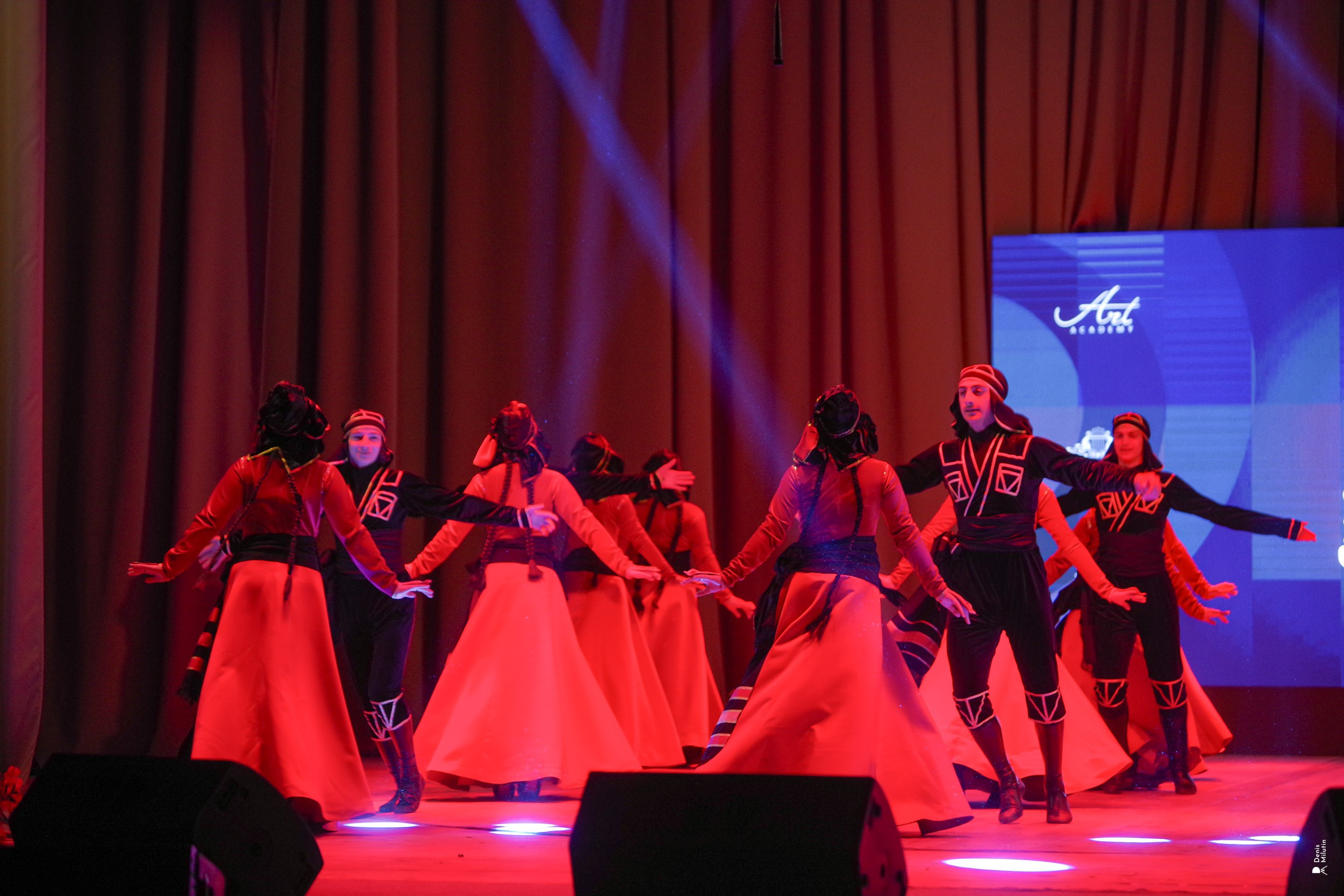 Танцы в Хоби. Портретный фотограф Денис Милютин