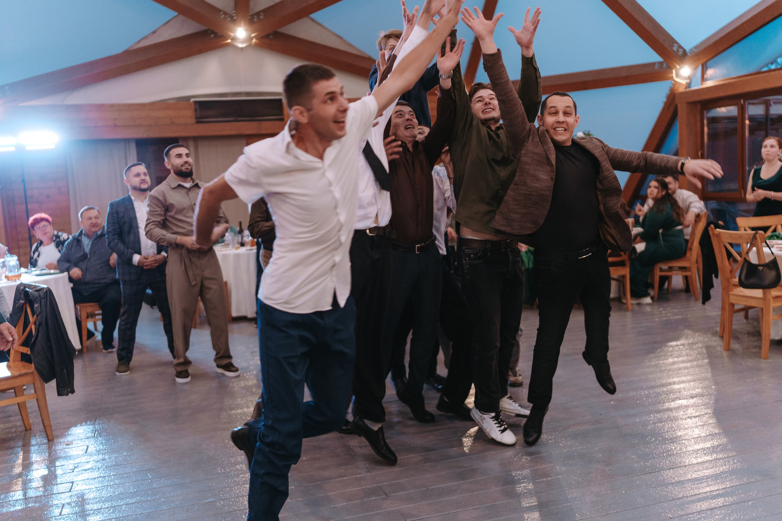 КАФЕ М5 / ХОТИМ ЕДИМ / БОГДАН НАСЫРОВ / ИЛЬНАР АХМАДУЛЛИН