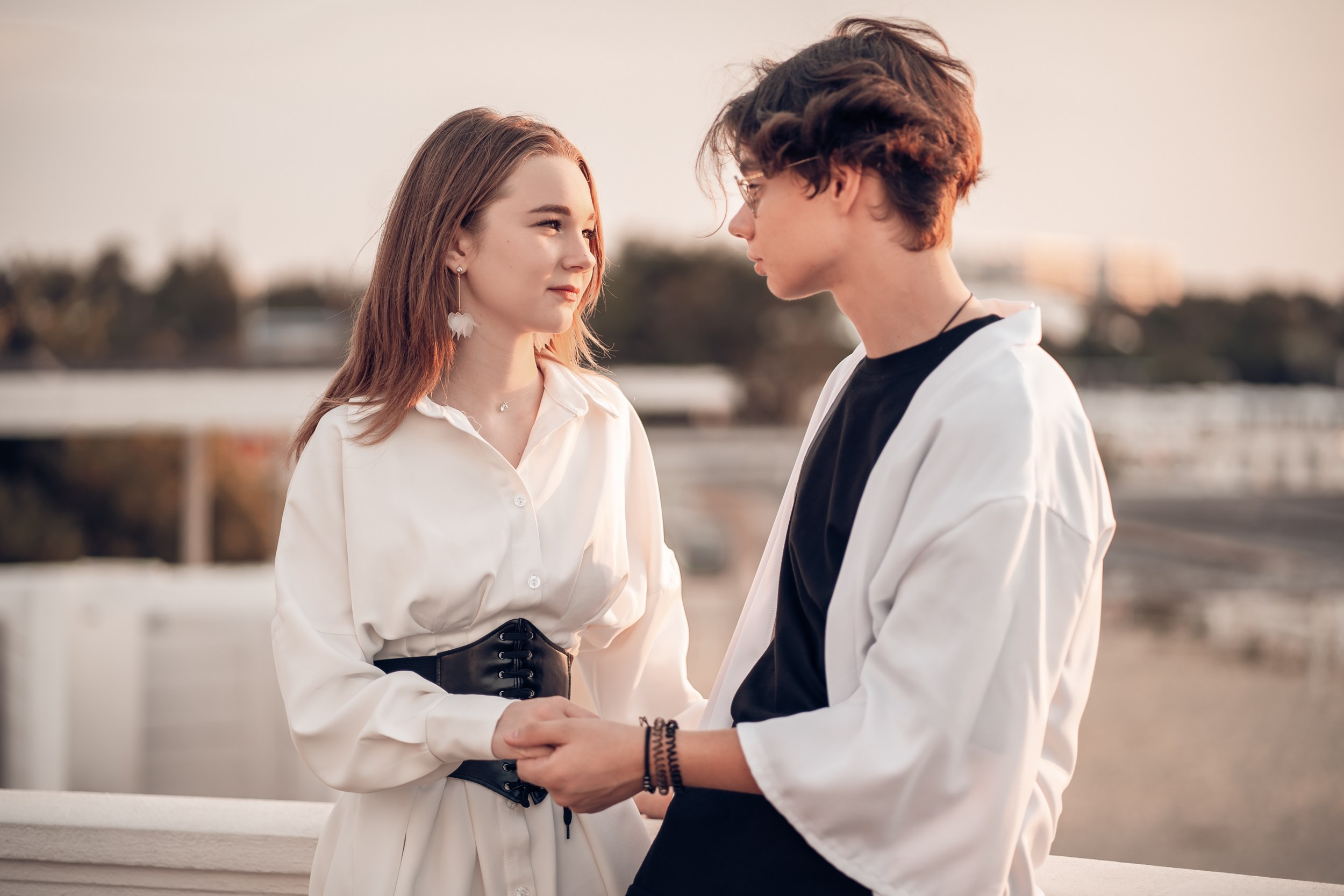 Романтическая фотоистория на закате пляжа Аквамарин. Церковный фотограф Севастополь