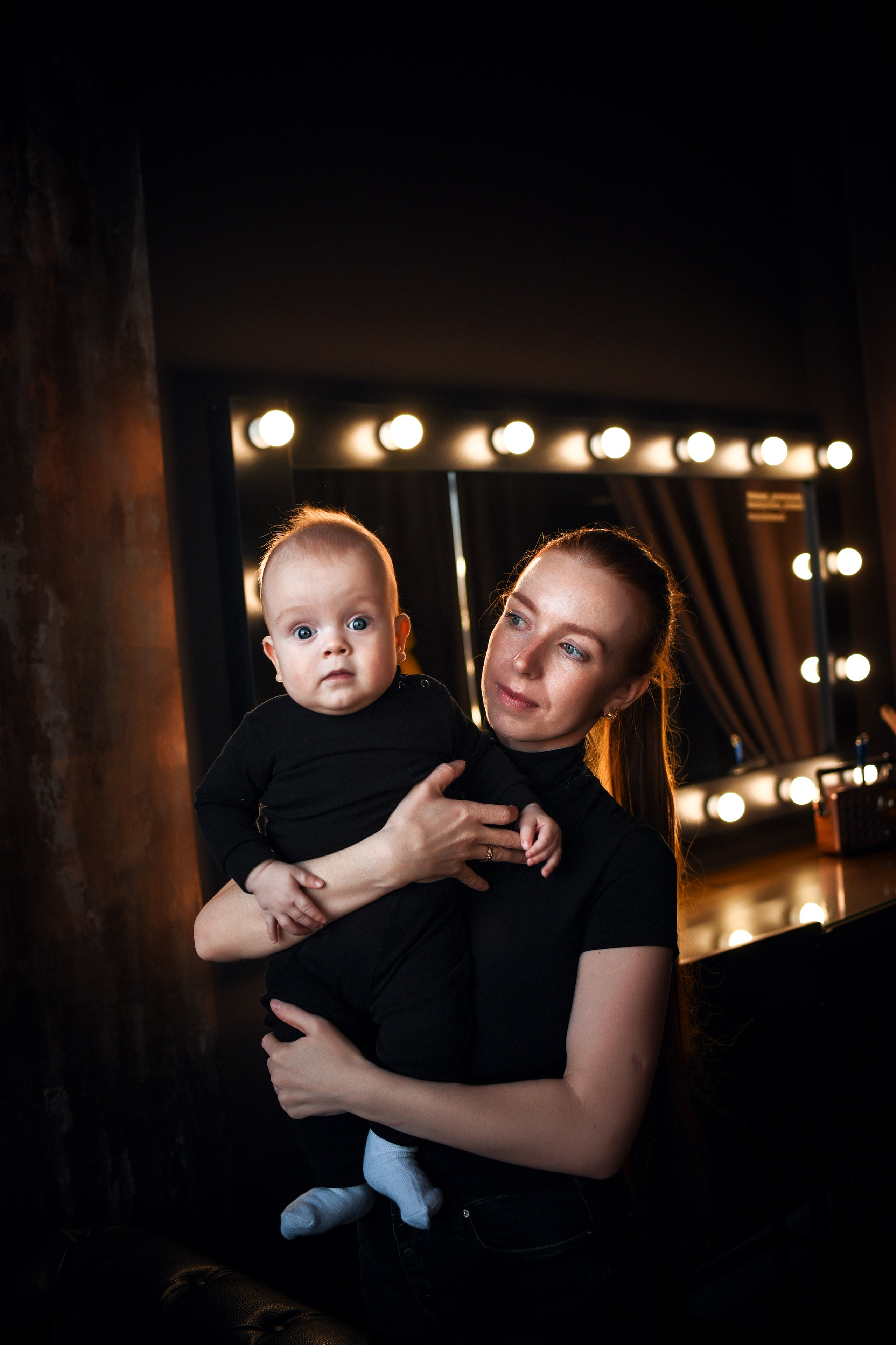 Семейная студийная фотосессия 3. Свадебный, семейный, детский, контент фотограф в Омске Максим Ильин