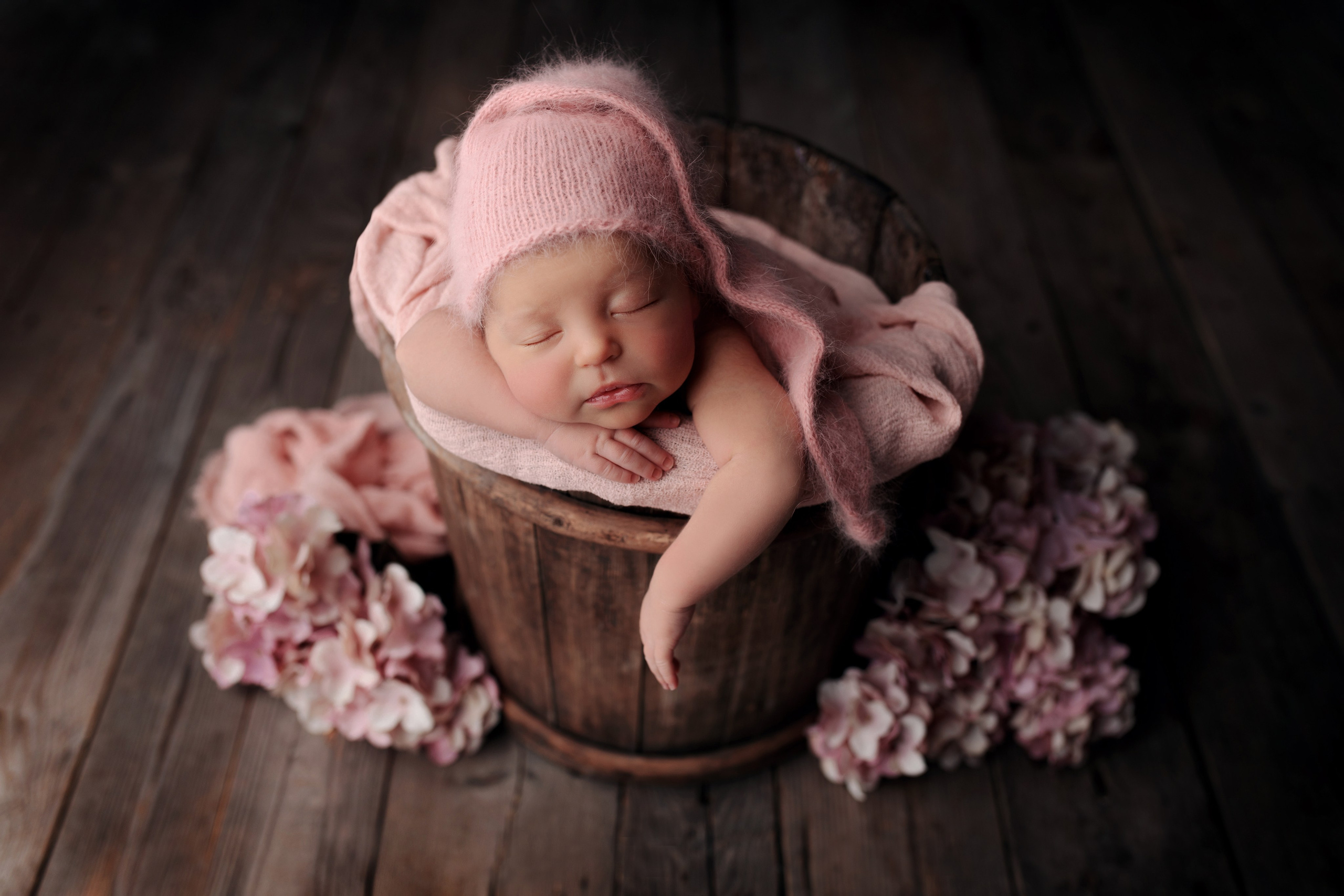 Новорожденные. Детский фотограф новорожденных Москва. годики под ключ. своя студия