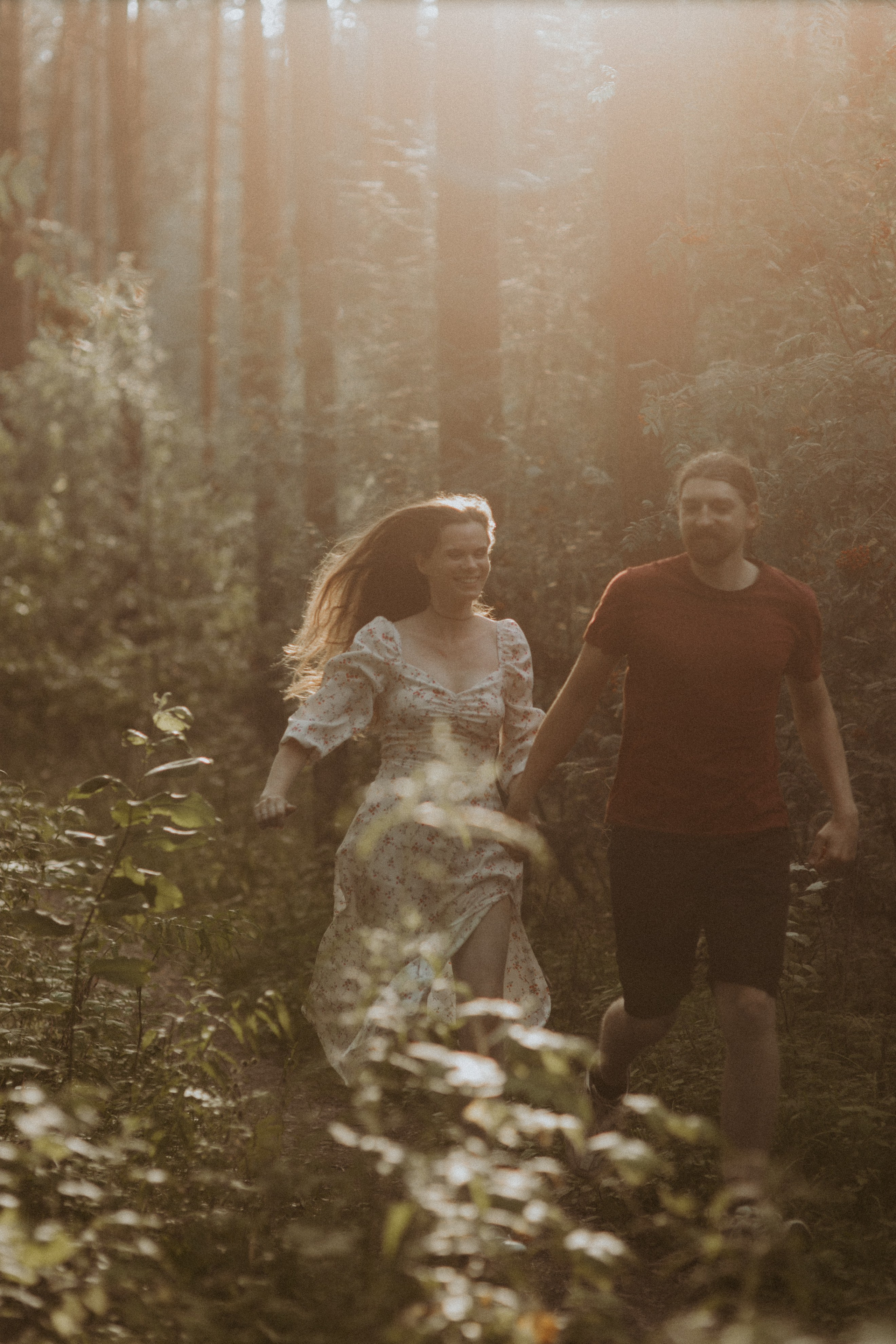 Атмосферная съемка Маши и Лёши в лесу наедине с природой. Свадебный и репортажный фотограф в Ярославле и Санкт-Петербурге Роман Микрюков