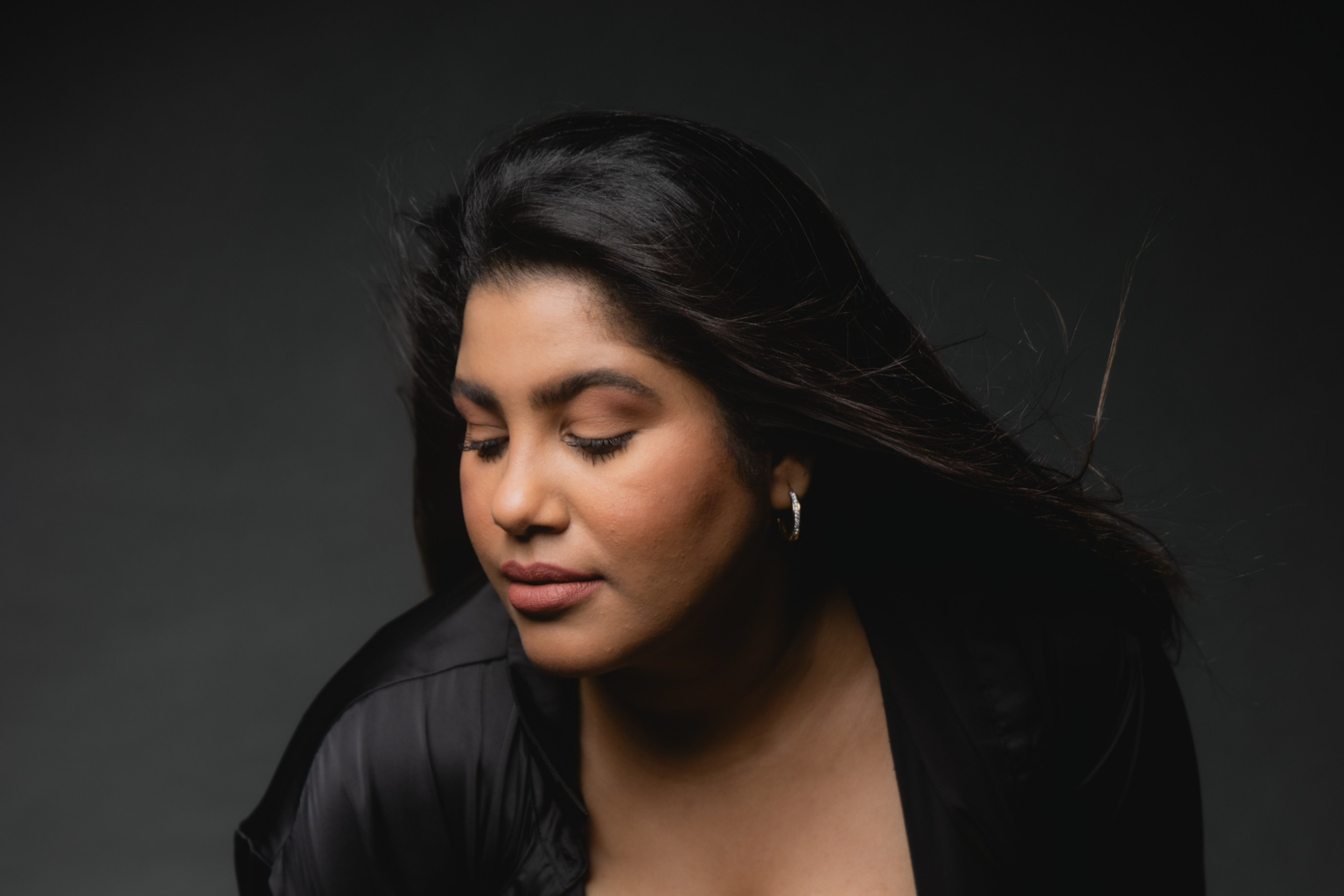 NOGLYSH. Anastasiia Antoniuk portrait, family and couple photographer, Portugal