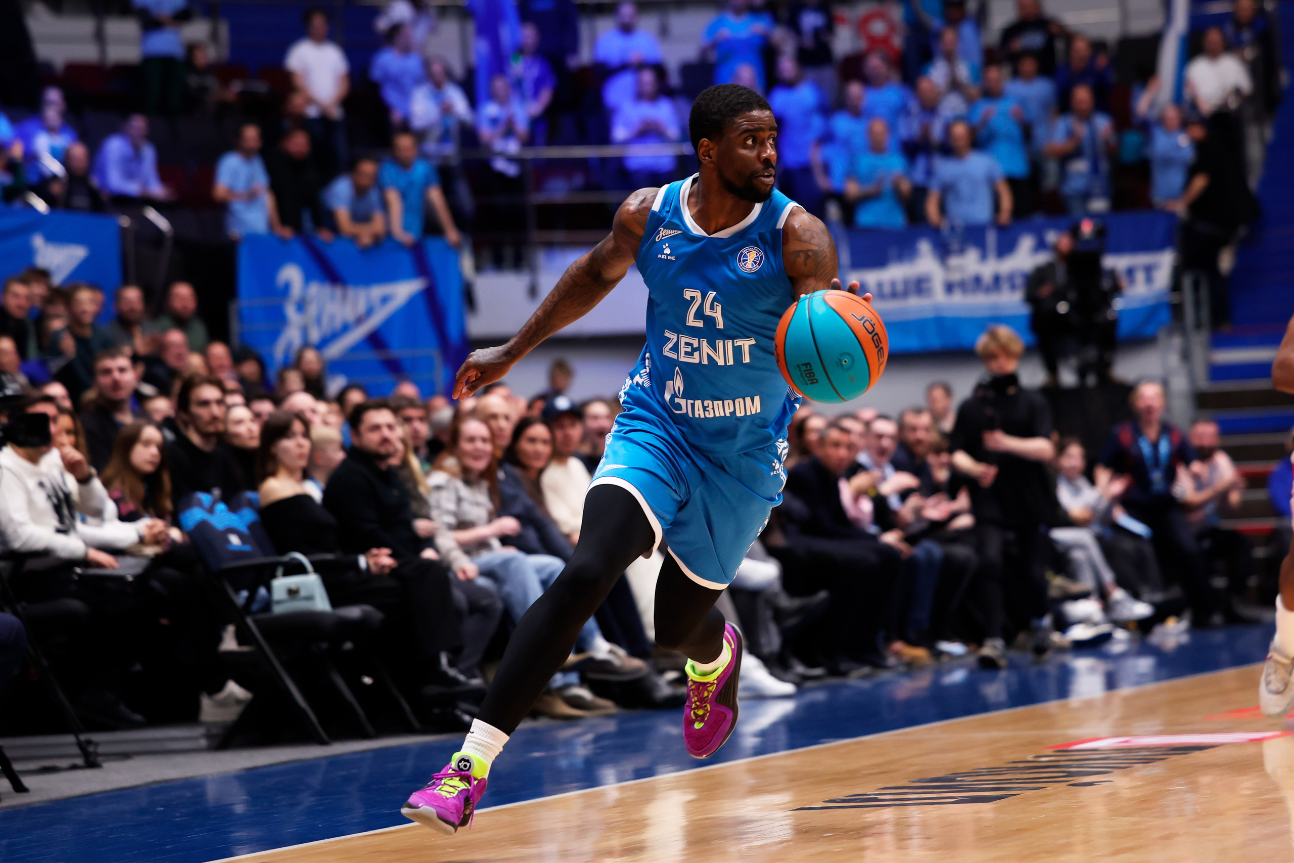 БК Зенит — БК Уникс 13.02.2025. Спортивный и репортажный фотограф Антон Тереханов