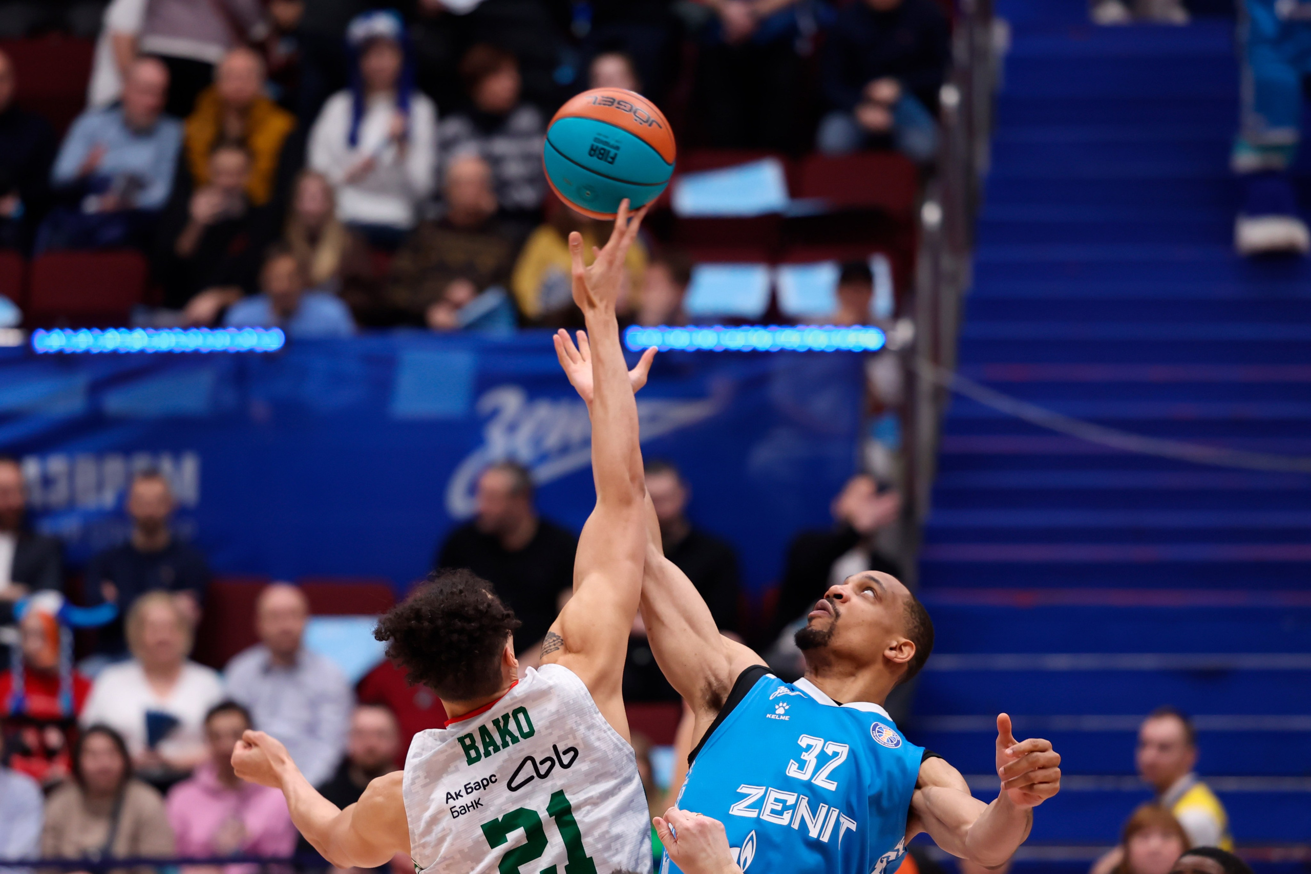 БК Зенит — БК Уникс 13.02.2025. Спортивный и репортажный фотограф Антон Тереханов