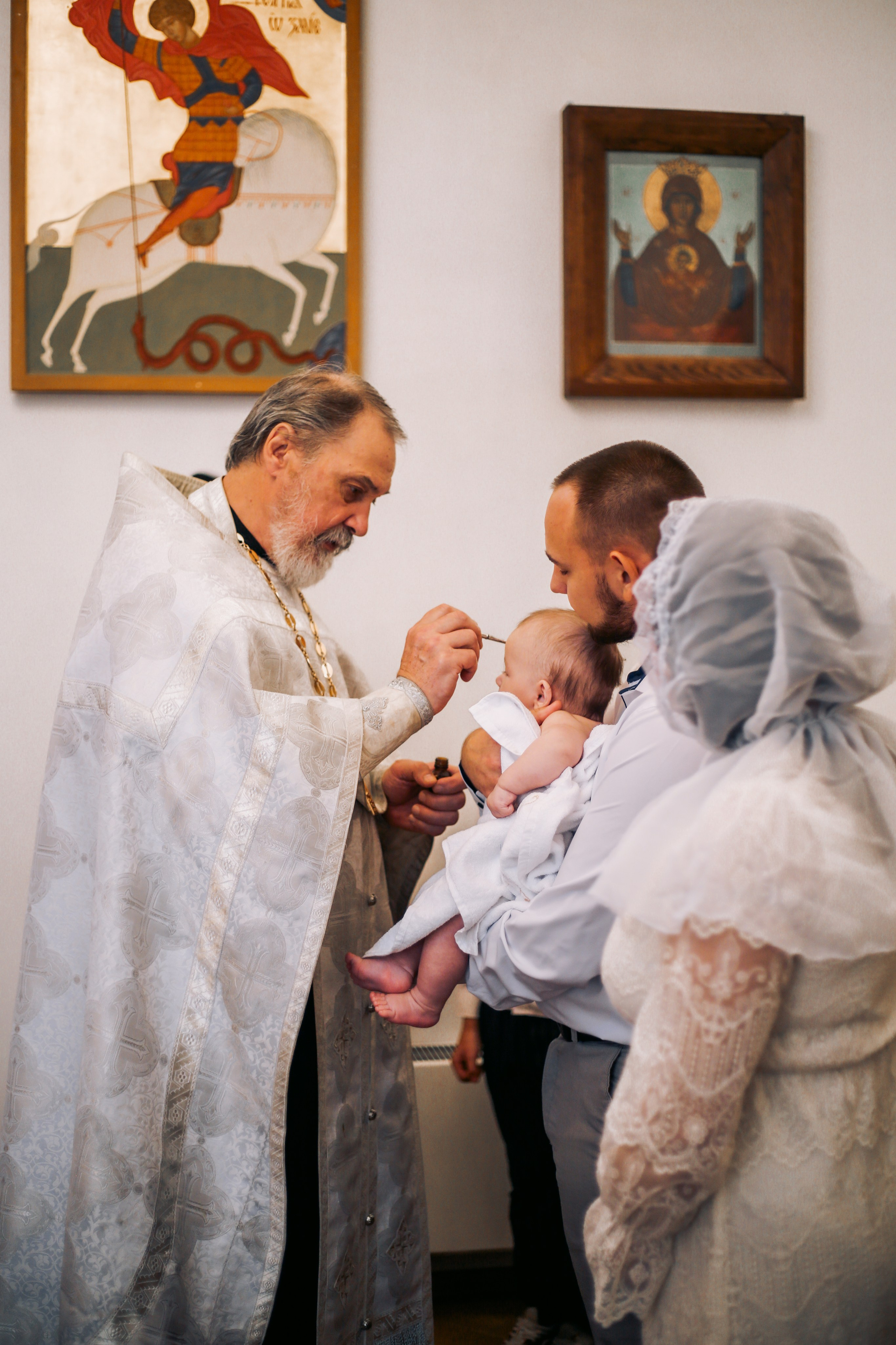 Крещение в Храме Святой Троицы Сходня. Фотограф Анастасия Залевская