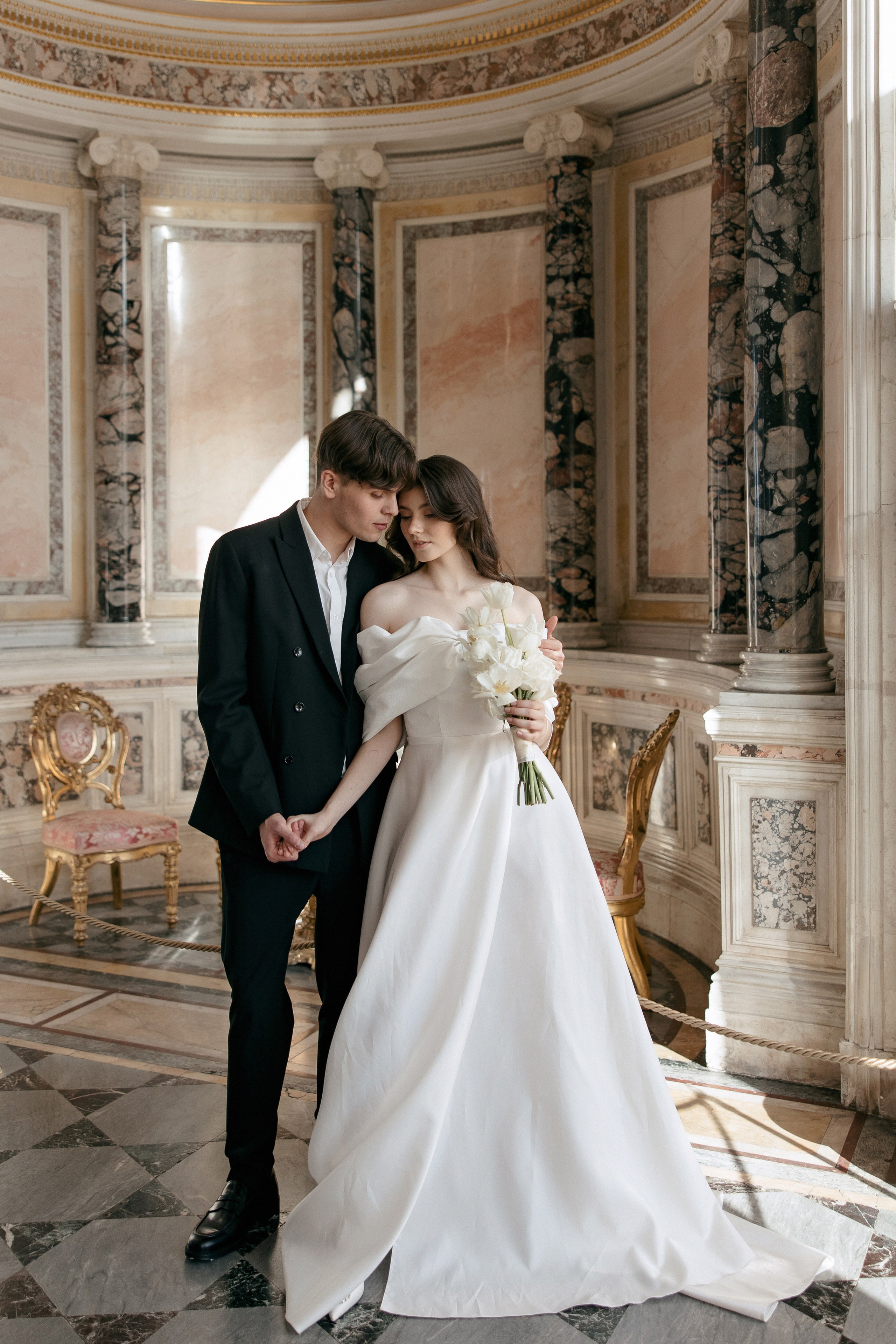 Свадебная фотосессия в Эрмитаже. Свадебный фотограф Москва