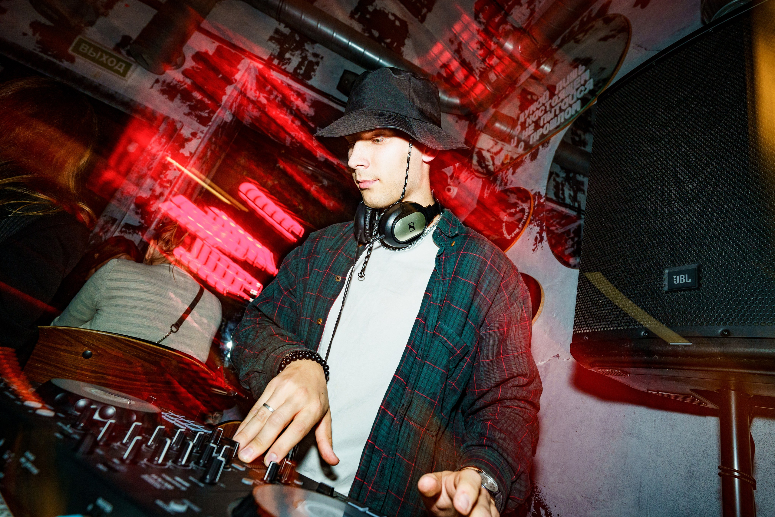 Бар разбитых сердец — 10/12 DJ's. Концертный и репортажный фотограф в Санкт-Петербурге Слава Пахомов