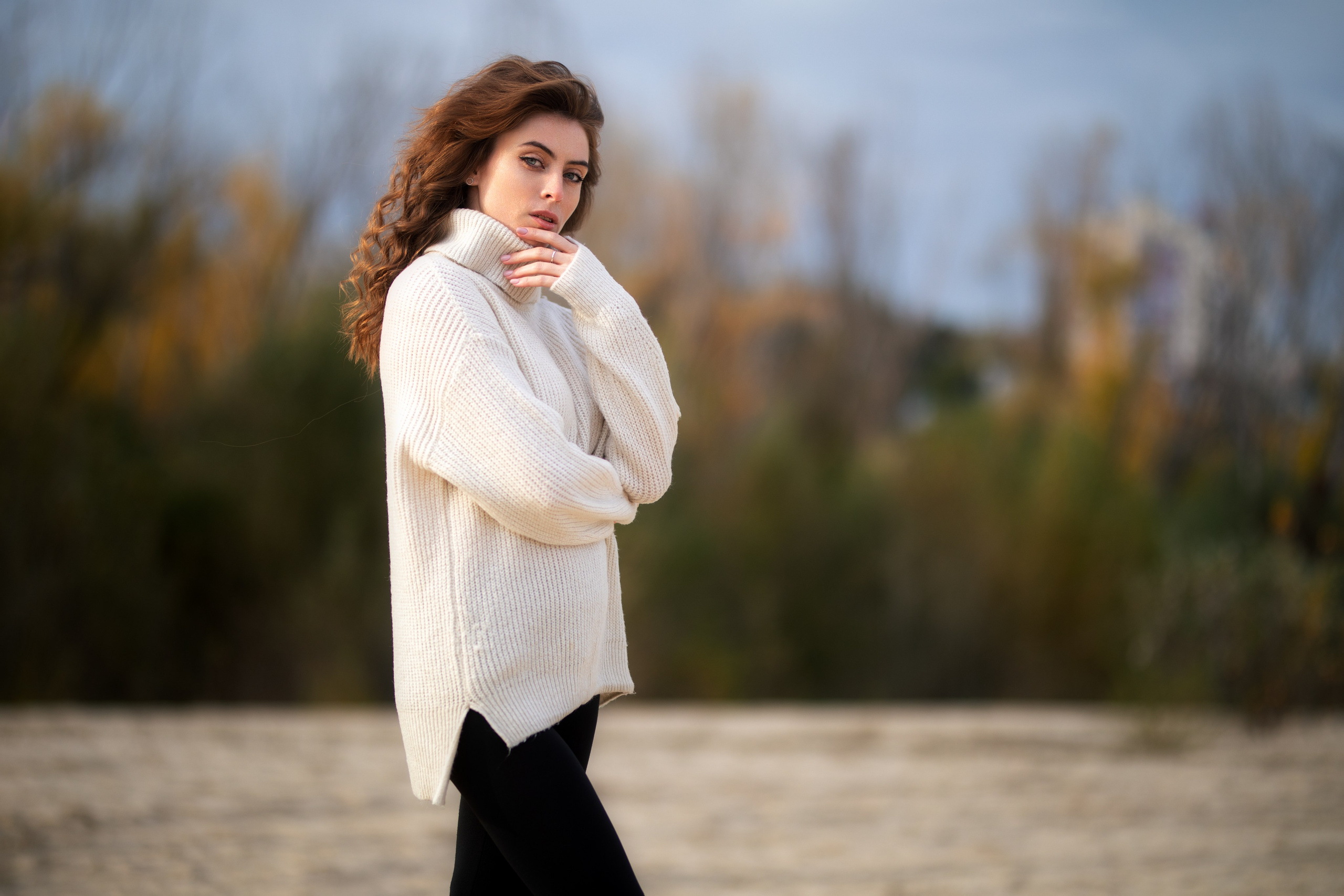 Осенняя съемка с Надеждой на берегу реки в формате для «себя»