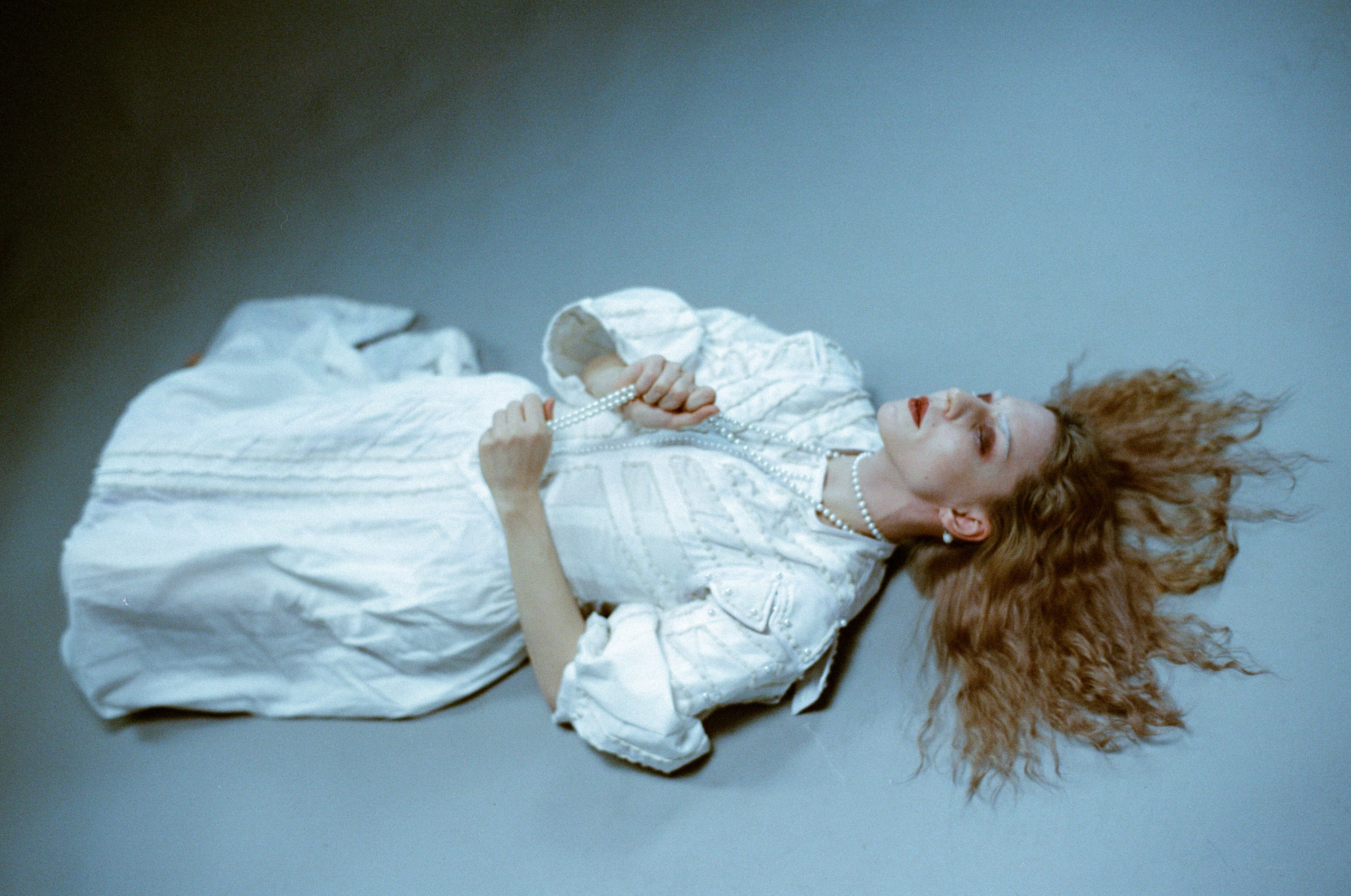 Lampa 400D Canon EOS 30 + Carl Zeiss Planar 50 f/1.4 T* ZE