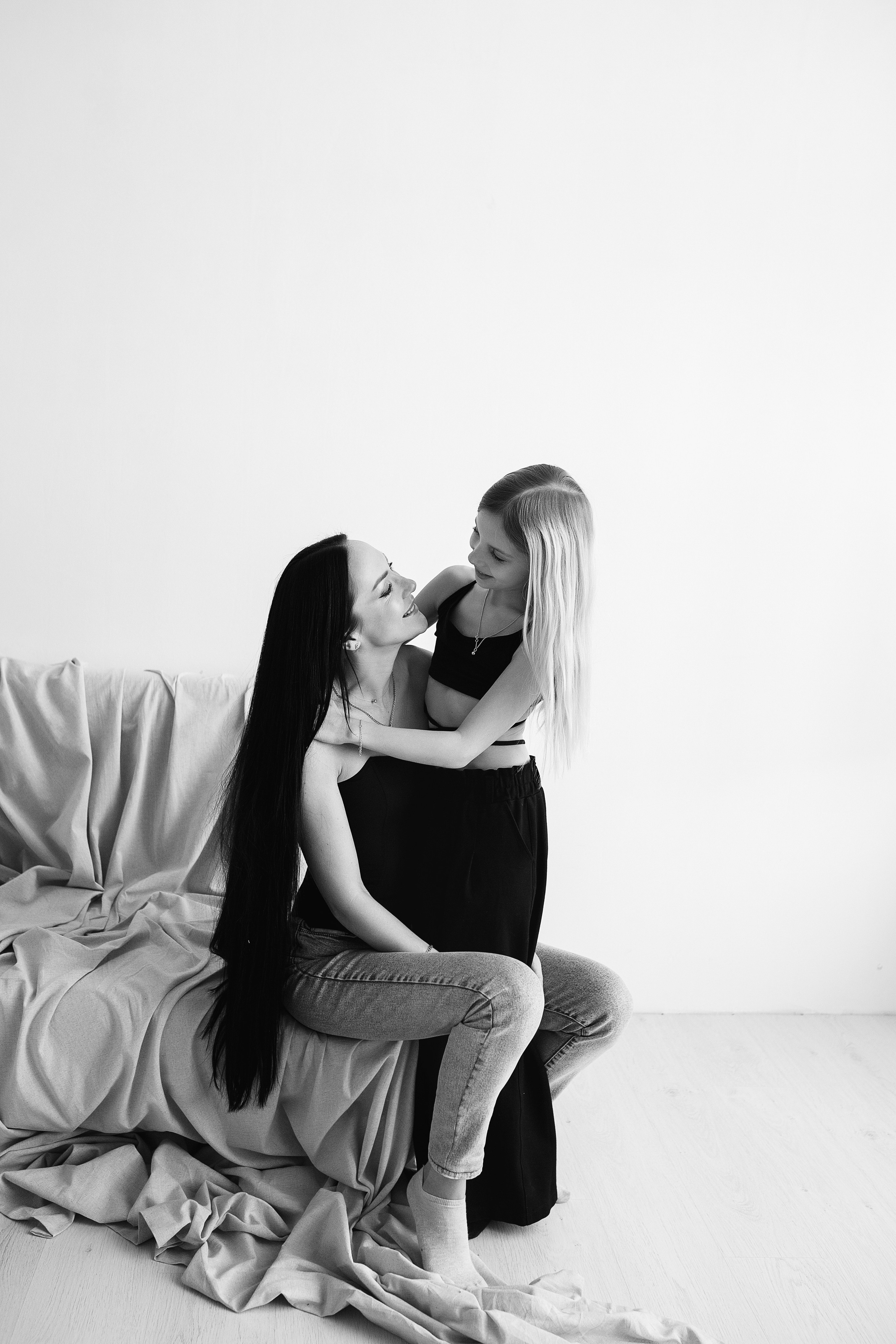 ЧБ серия. Фотограф новорожденных Оксана Полевская