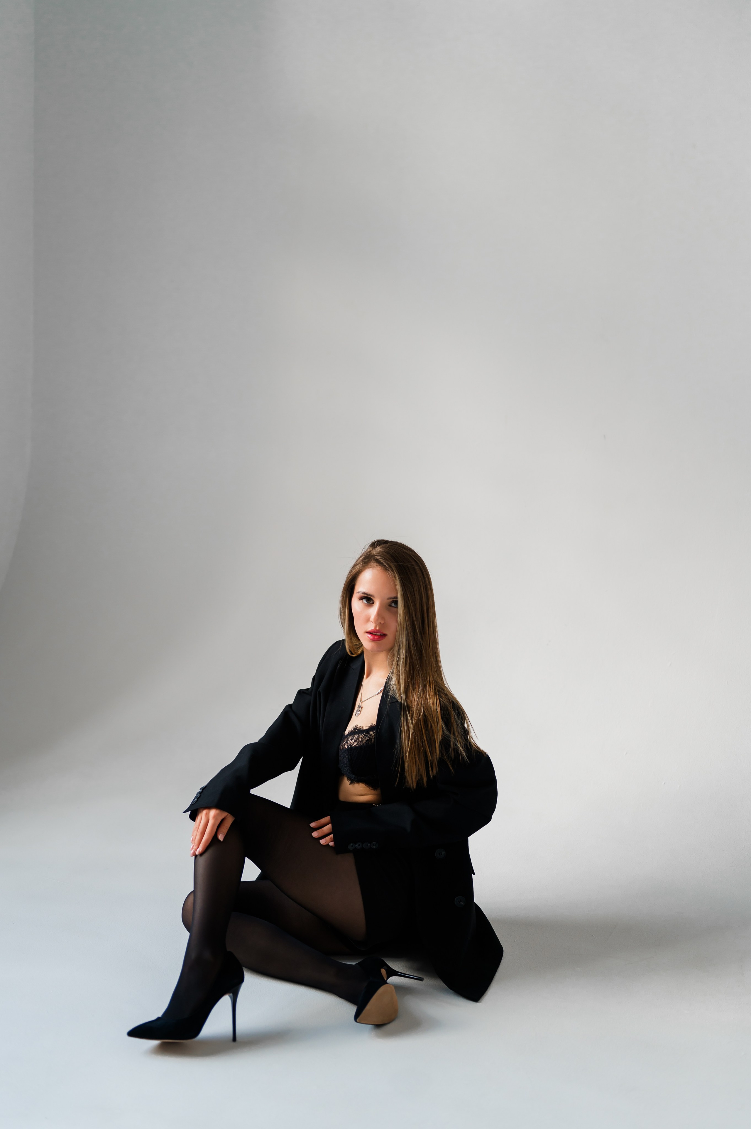 Алина, съемка на циклораме. Свадебный и семейный фотограф Евгения Кононова