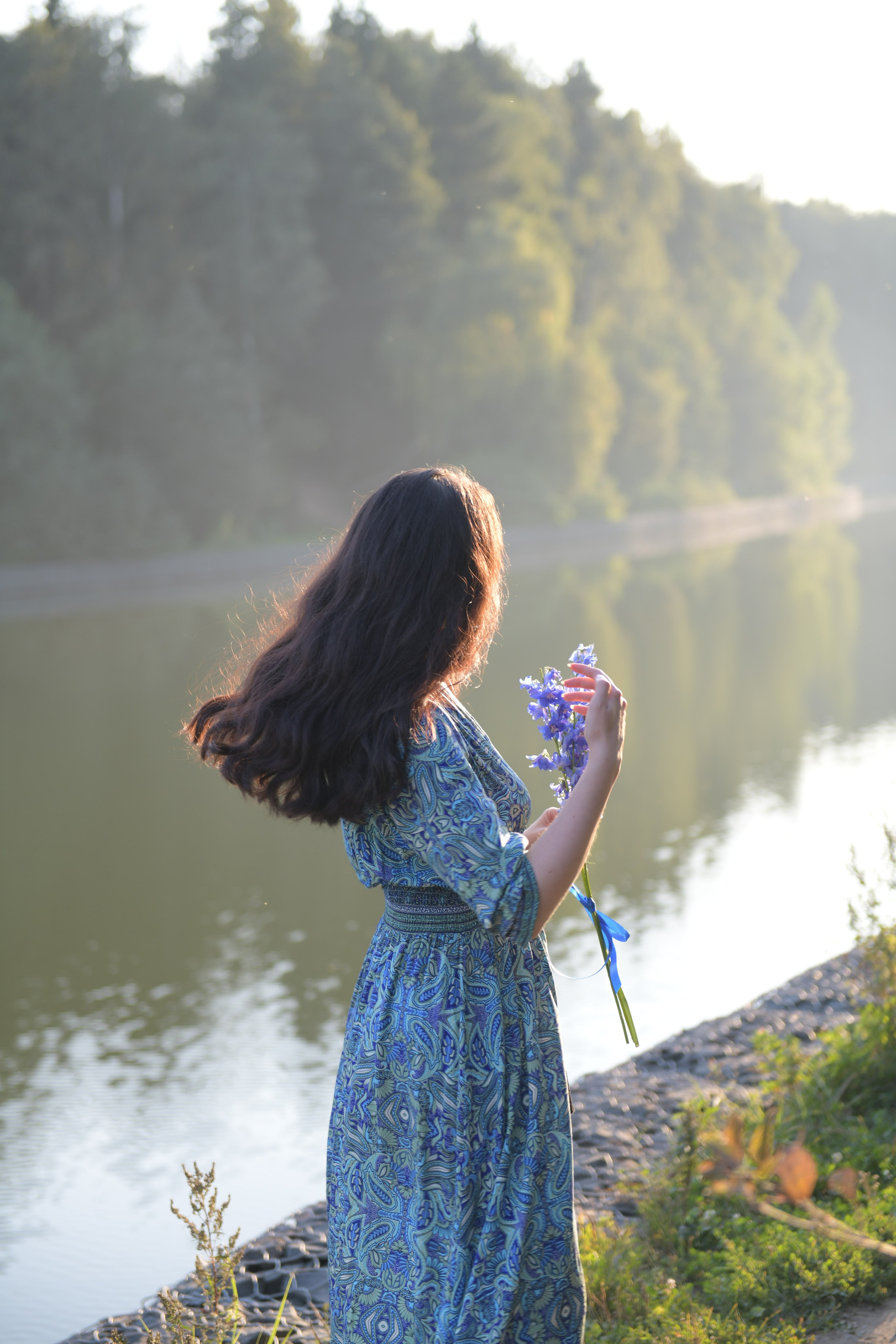 Портретная фотосессия на фоне закатного солнца в Зеленограде.