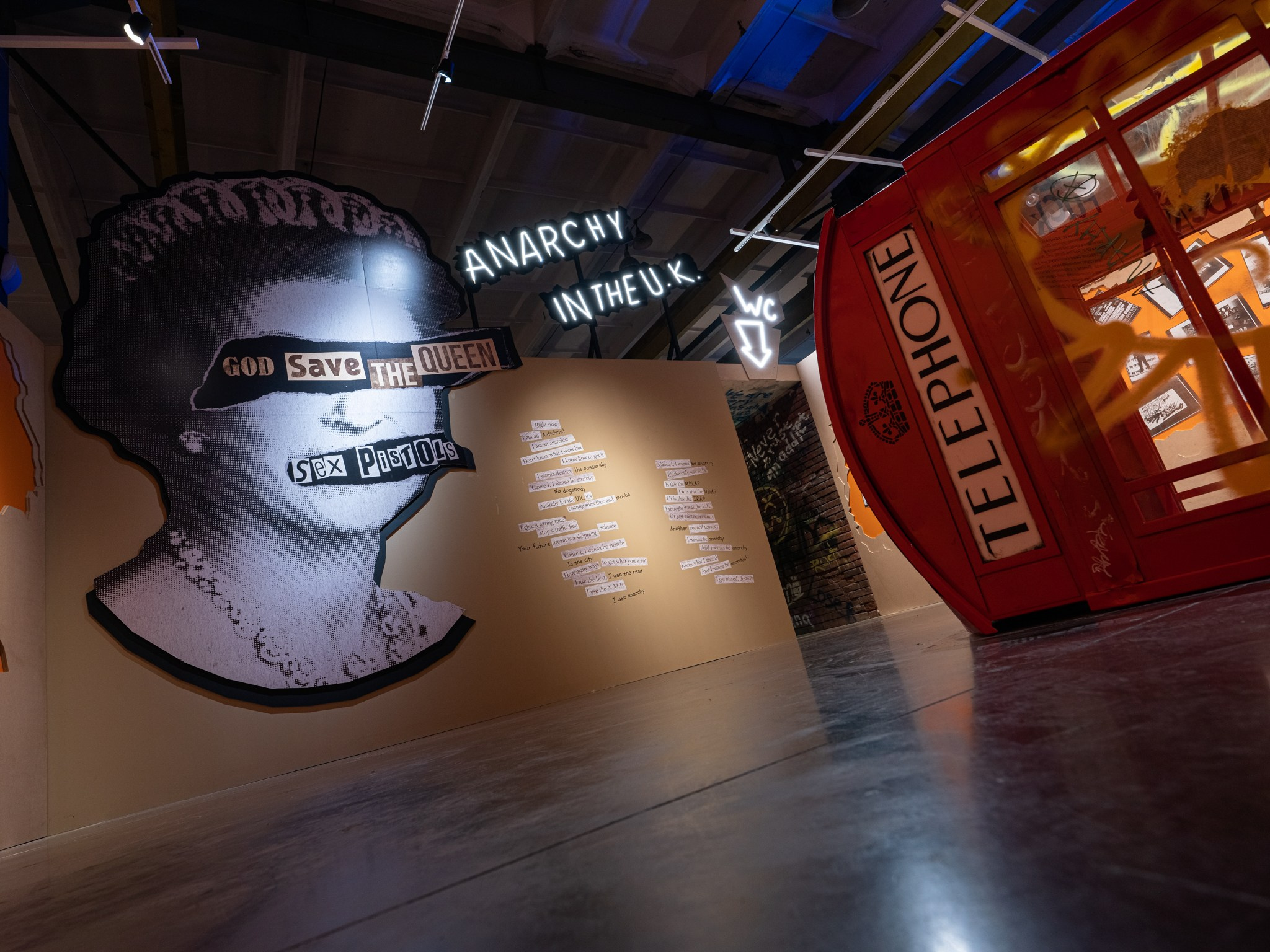 Выставка «Панк-культура. Король и Шут» Севкабельпорт (СПБ) Planet9 Плюс Судия 2024. Фотограф Василий Буланов