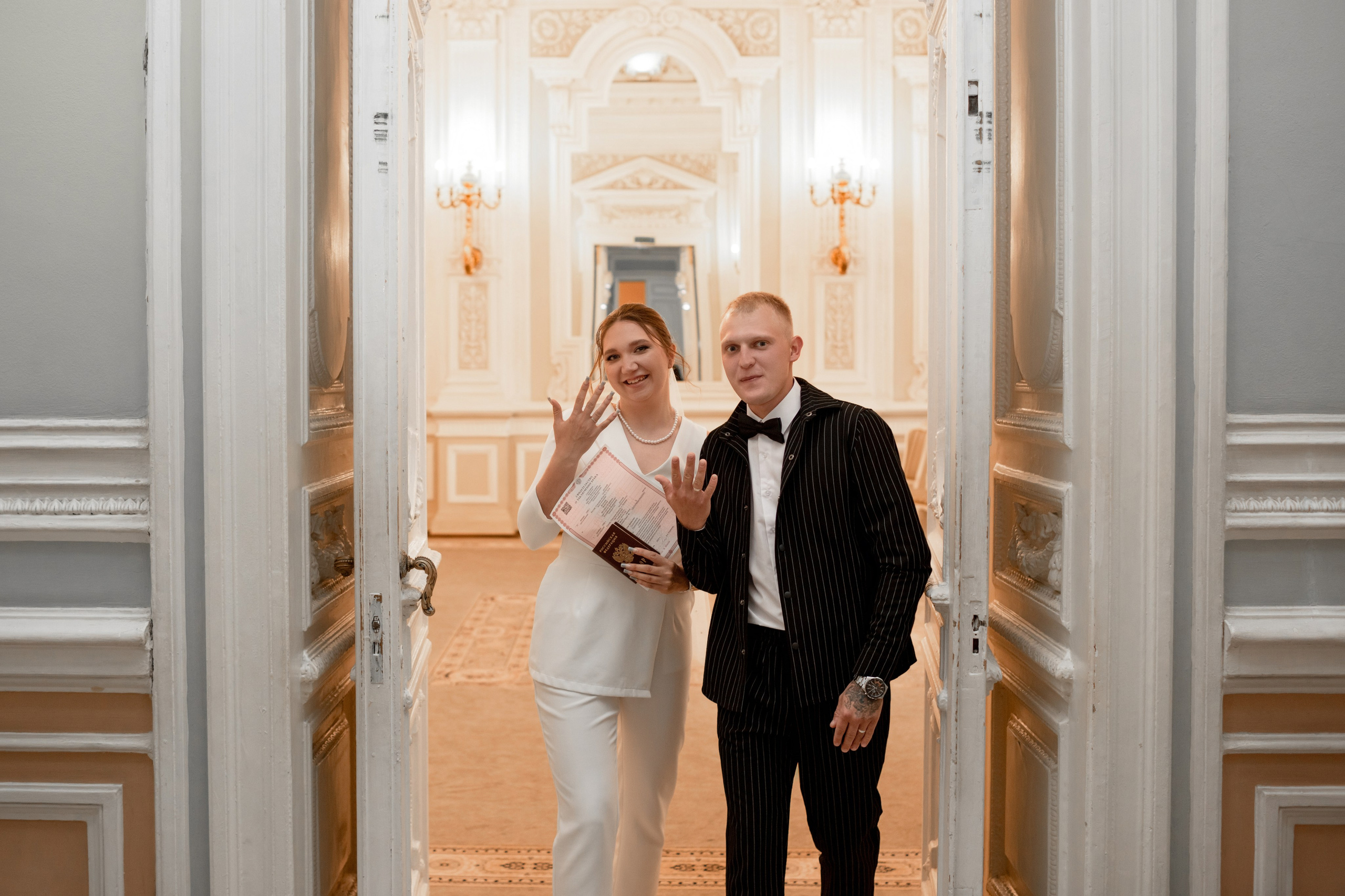 Свадебная фотосессия в центре Петербурга. Свадебный фотограф Кирилл Белый