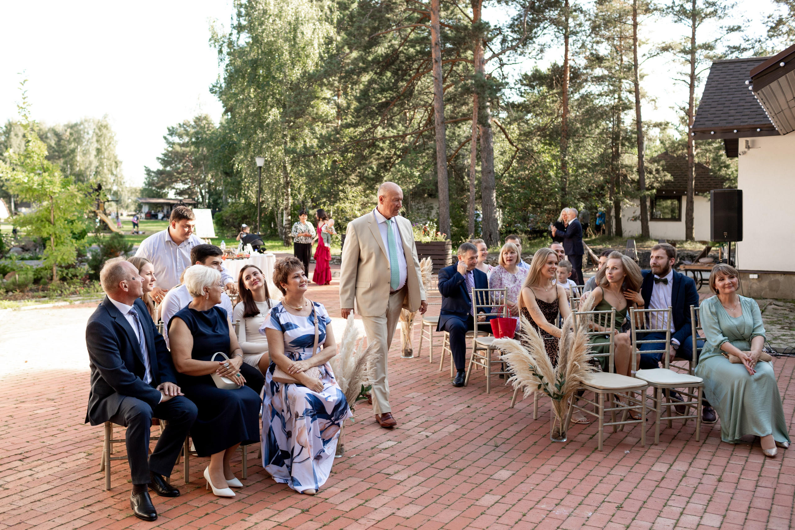 Свадебная фотопрогулка в Пушкине. Свадебный фотограф Кирилл Белый