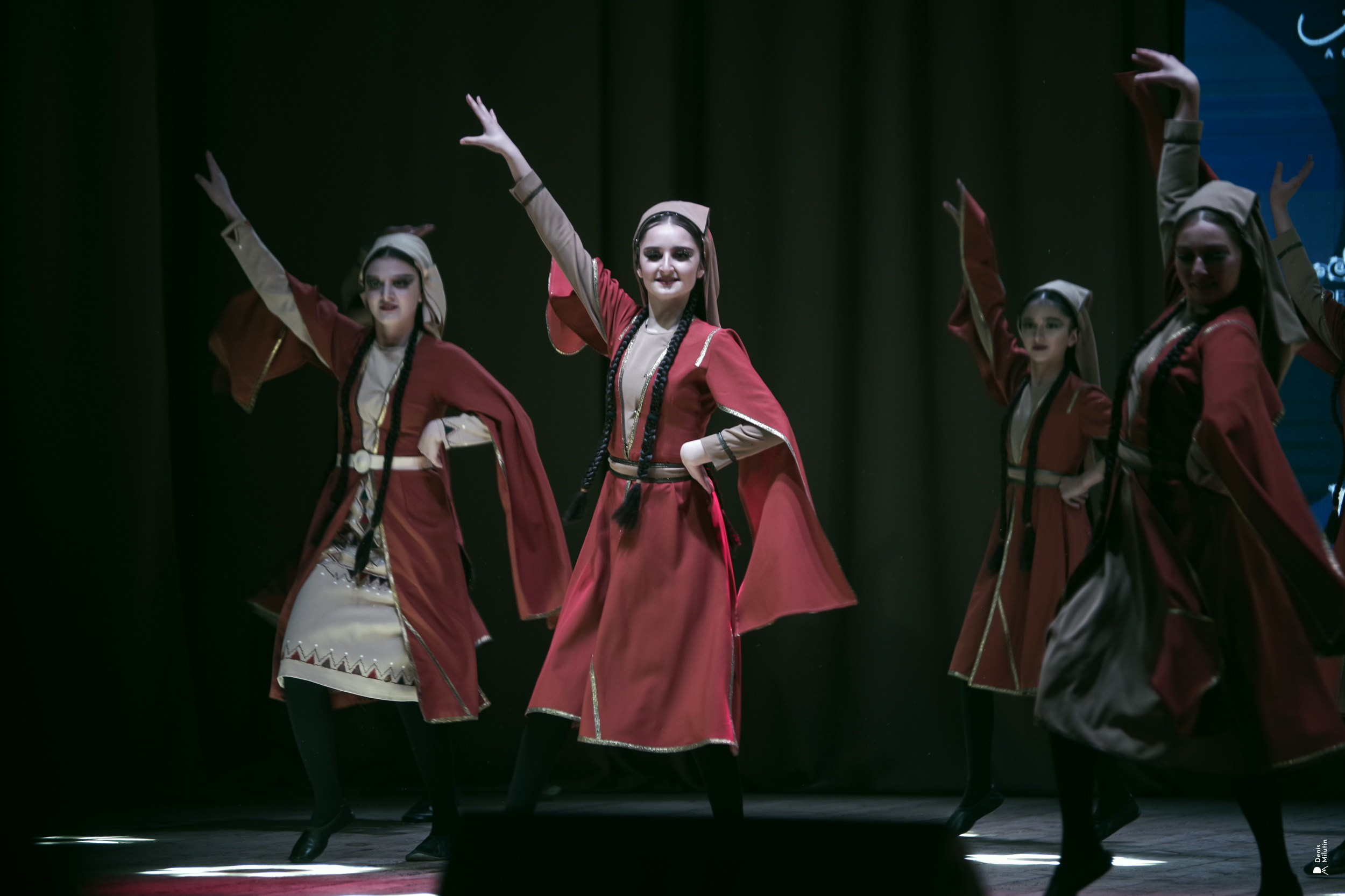 Танцы в Хоби. Портретный фотограф Денис Милютин