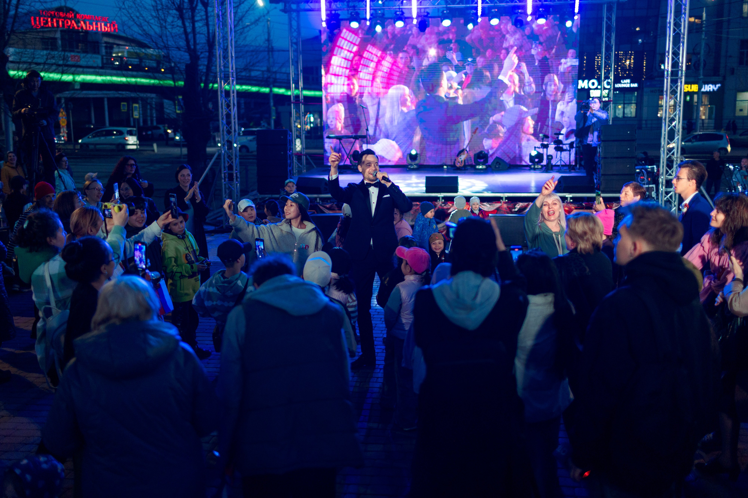 Концерт приуроченный к празднованию 80 лет победл. Свадебный и семейный фотограф в Улан-Удэ