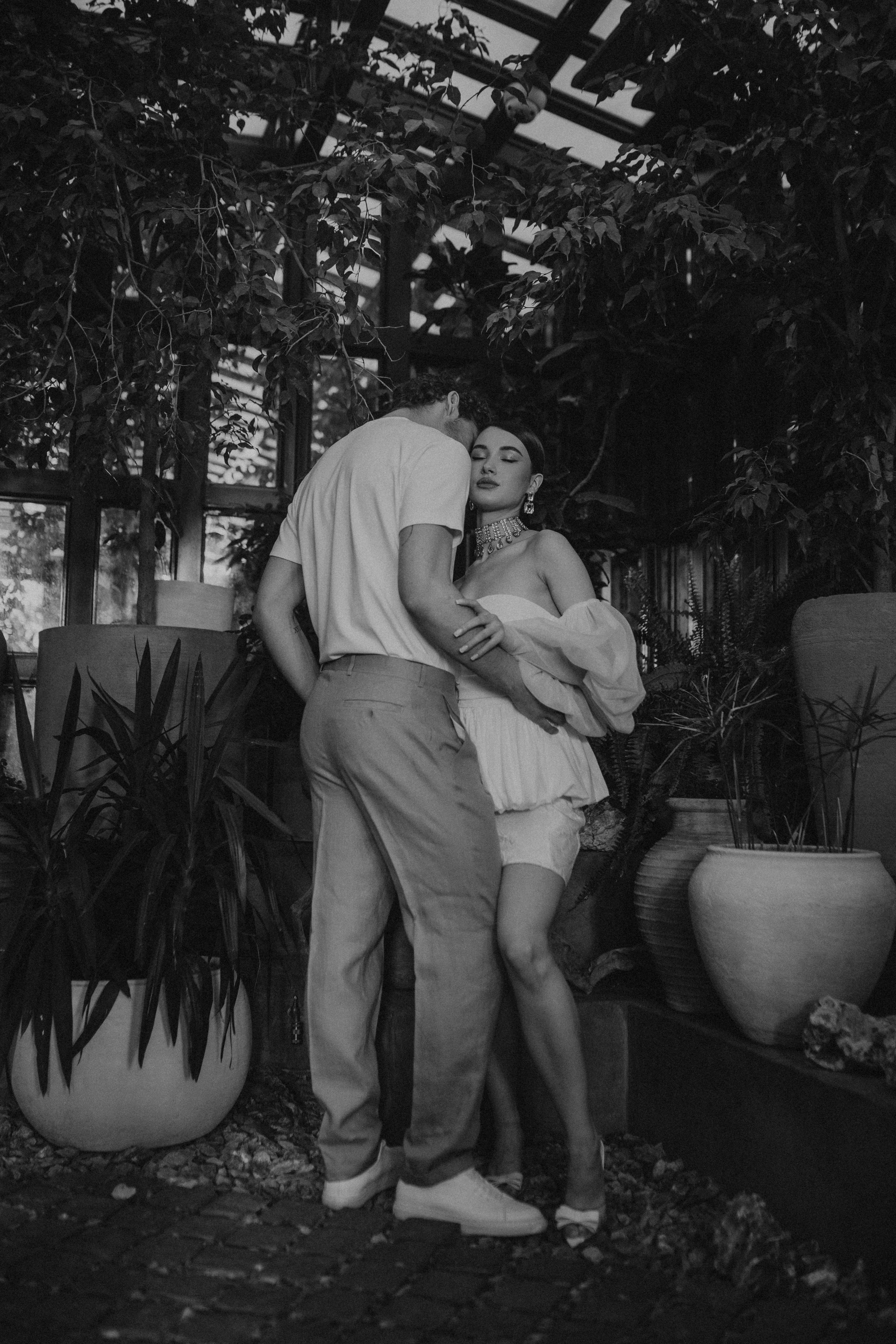 Свадебная история в оранжерее