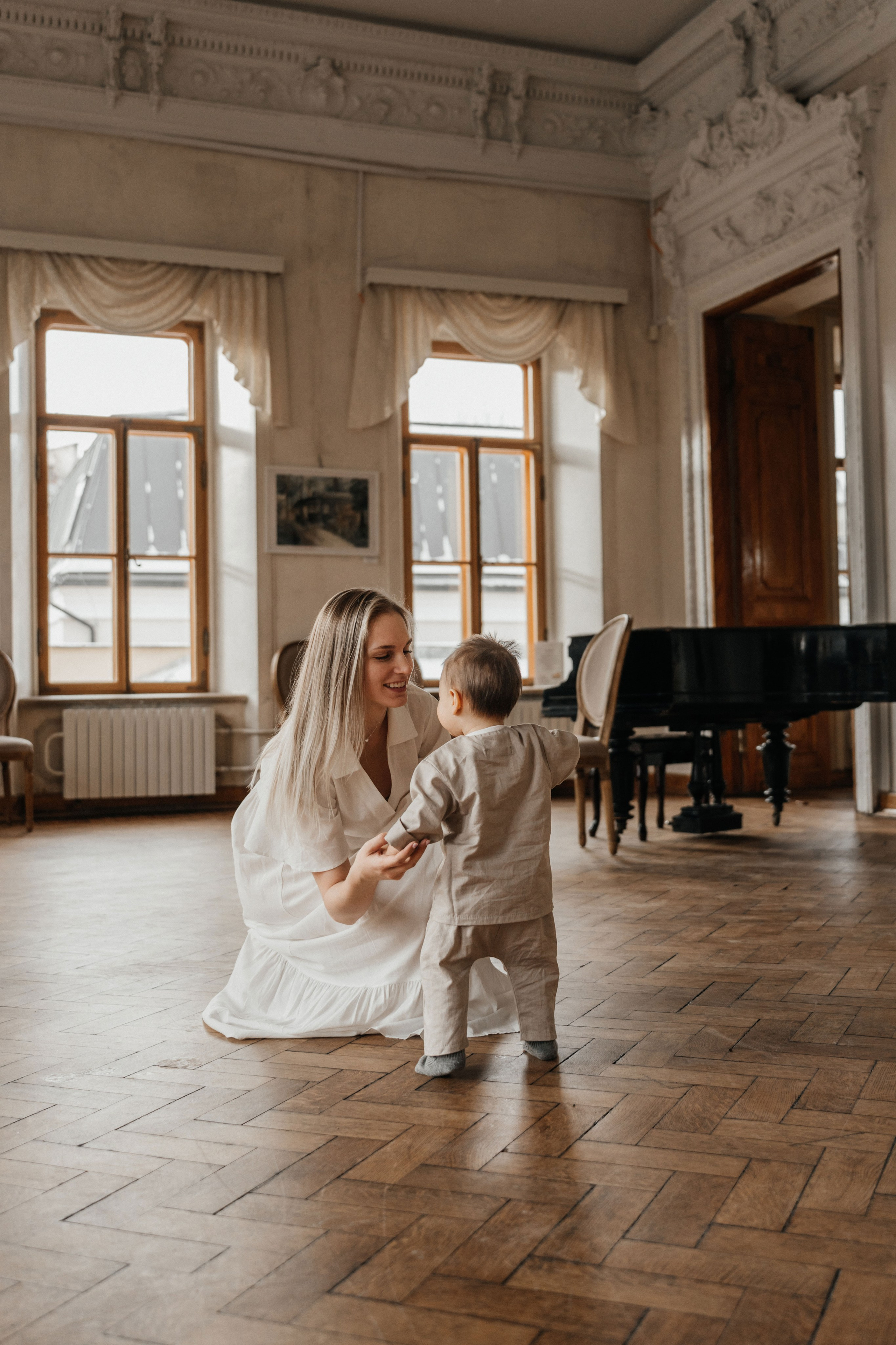 Маленькие ножки в читальне им. Пушкина. Ваш фотограф Вика Артемова