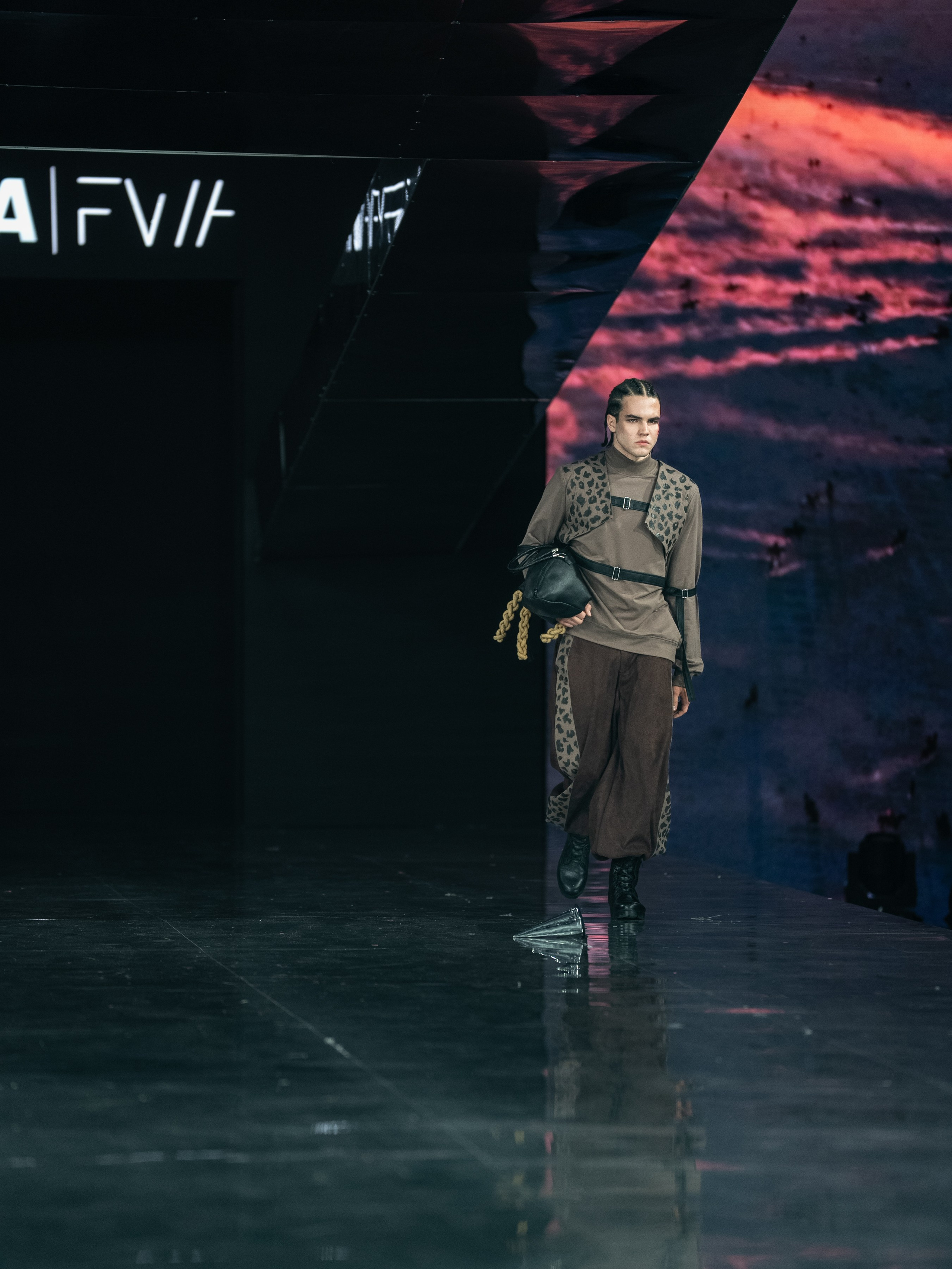 Visa Fashion Week Almaty Pre-Fall 2026 GAZHAIYIP. Сайт Алматинского НЮ АРТ, будуар и фэшн фотографа Дениса Карпенко