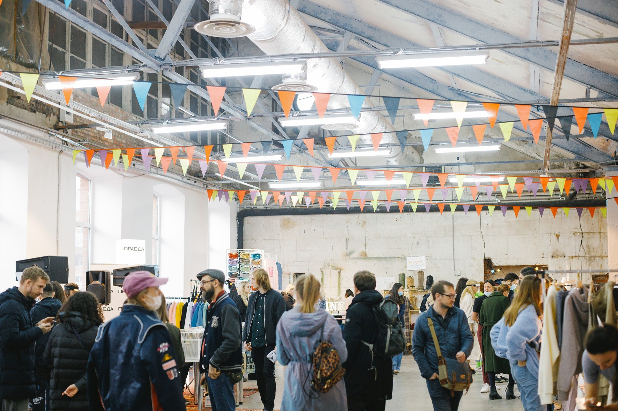10–11 апреля 2021 на Трёхгорной мануфактуре / фото Иван Гущин. Фотоотчеты «Ламбада-маркета»