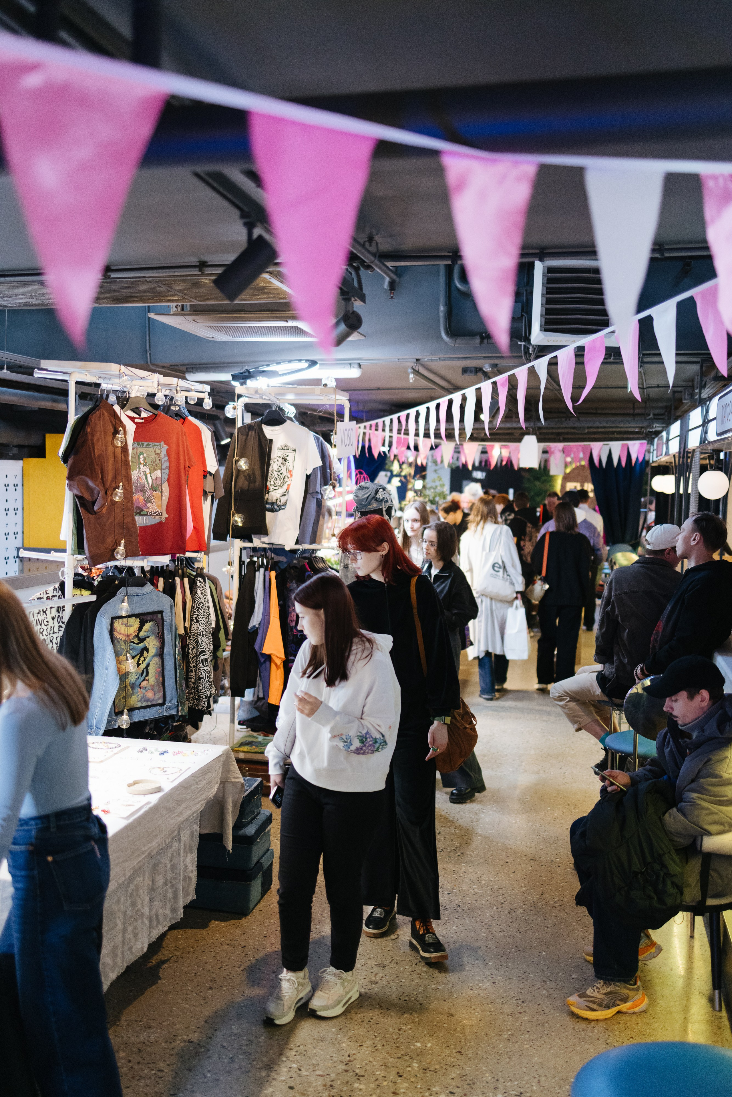 7–8 марта 2025 в пространстве «Три вокзала. Депо» / День 2 / фото Валерий Белобеев. Фотоотчеты «Ламбада-маркета»