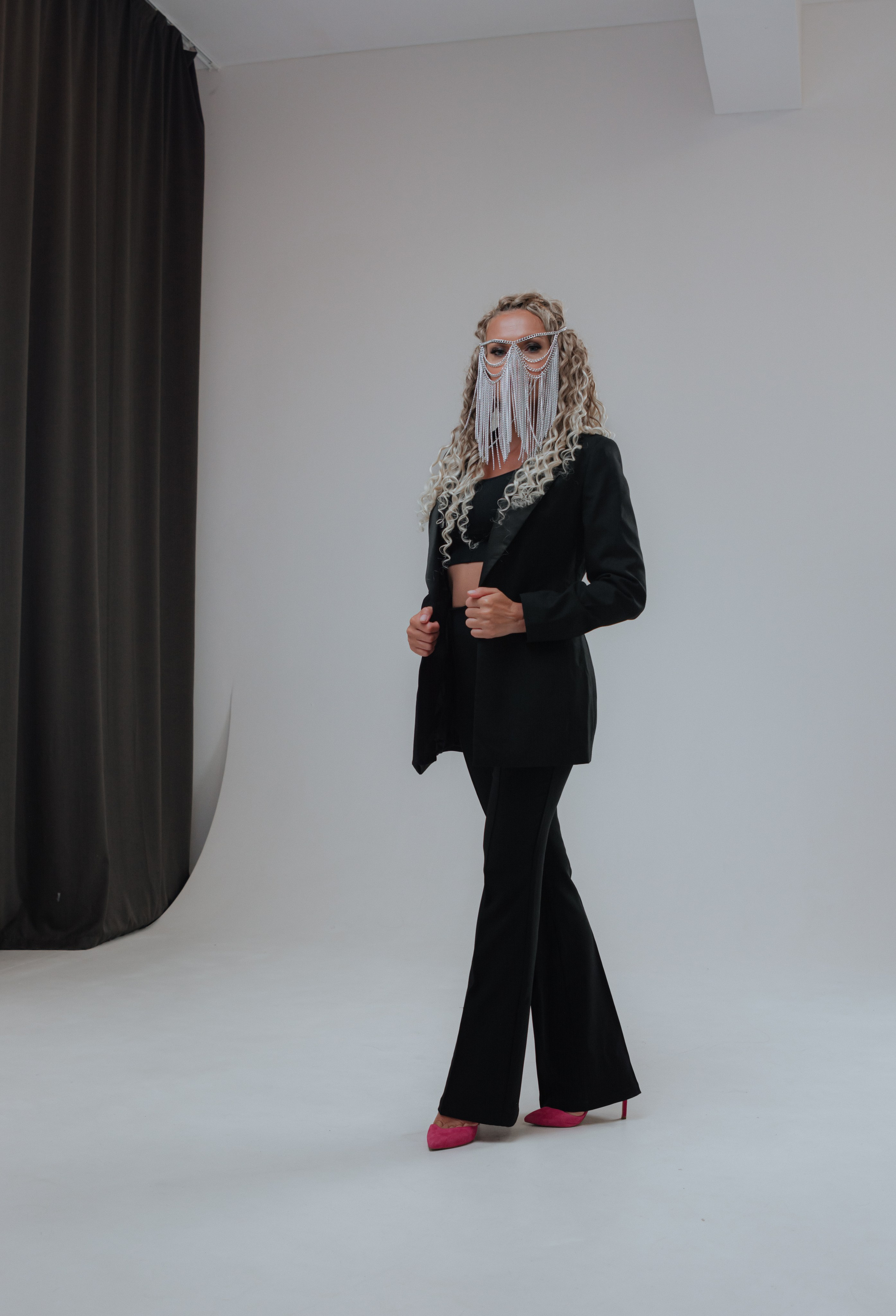 Фотосессия Superwoman Натальи и Светланы для афишы. Портретный фотограф в Санкт-Петербурге Дмитриева Наталия