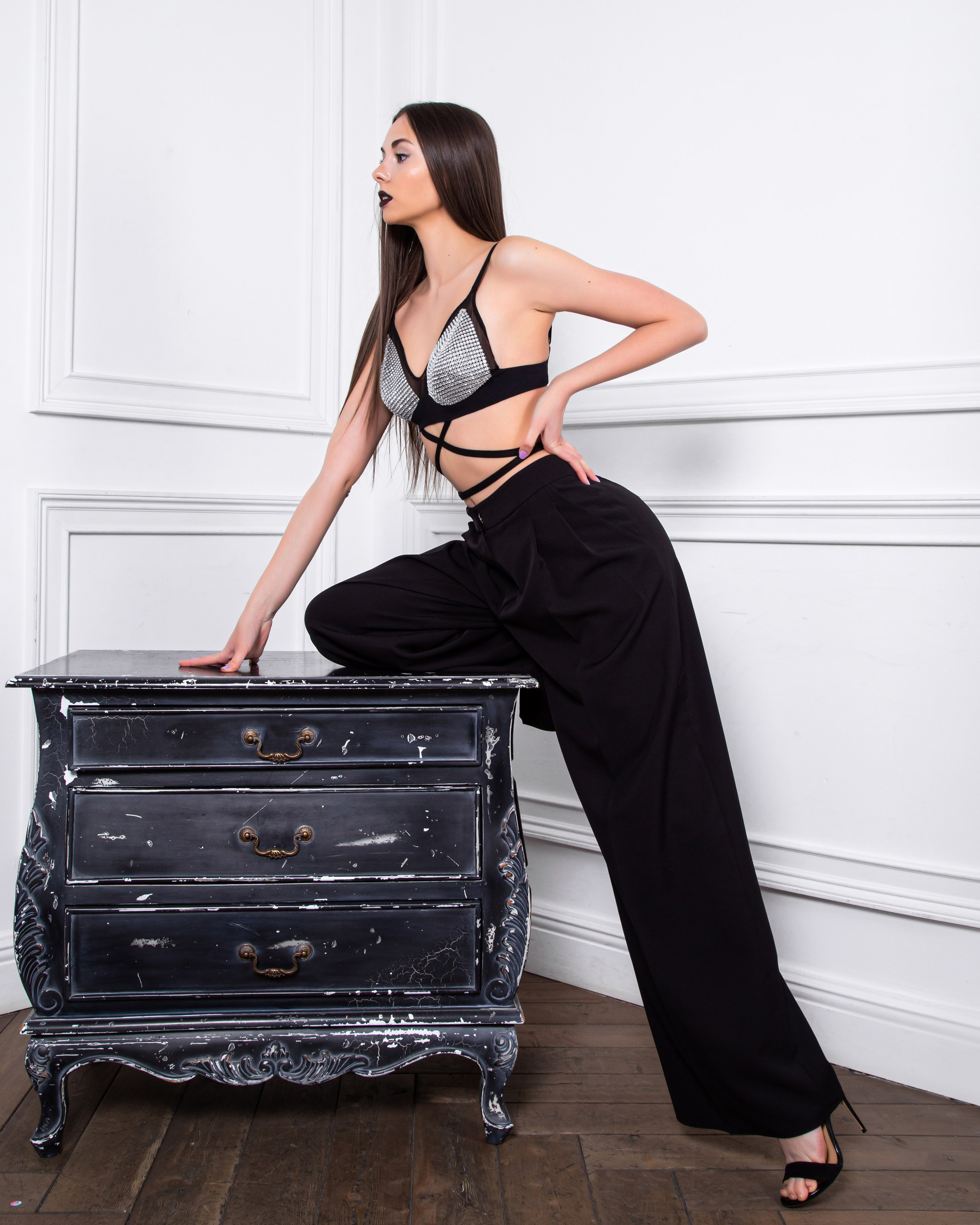 Фото на модели. Предметная Фотосьемка в Москве