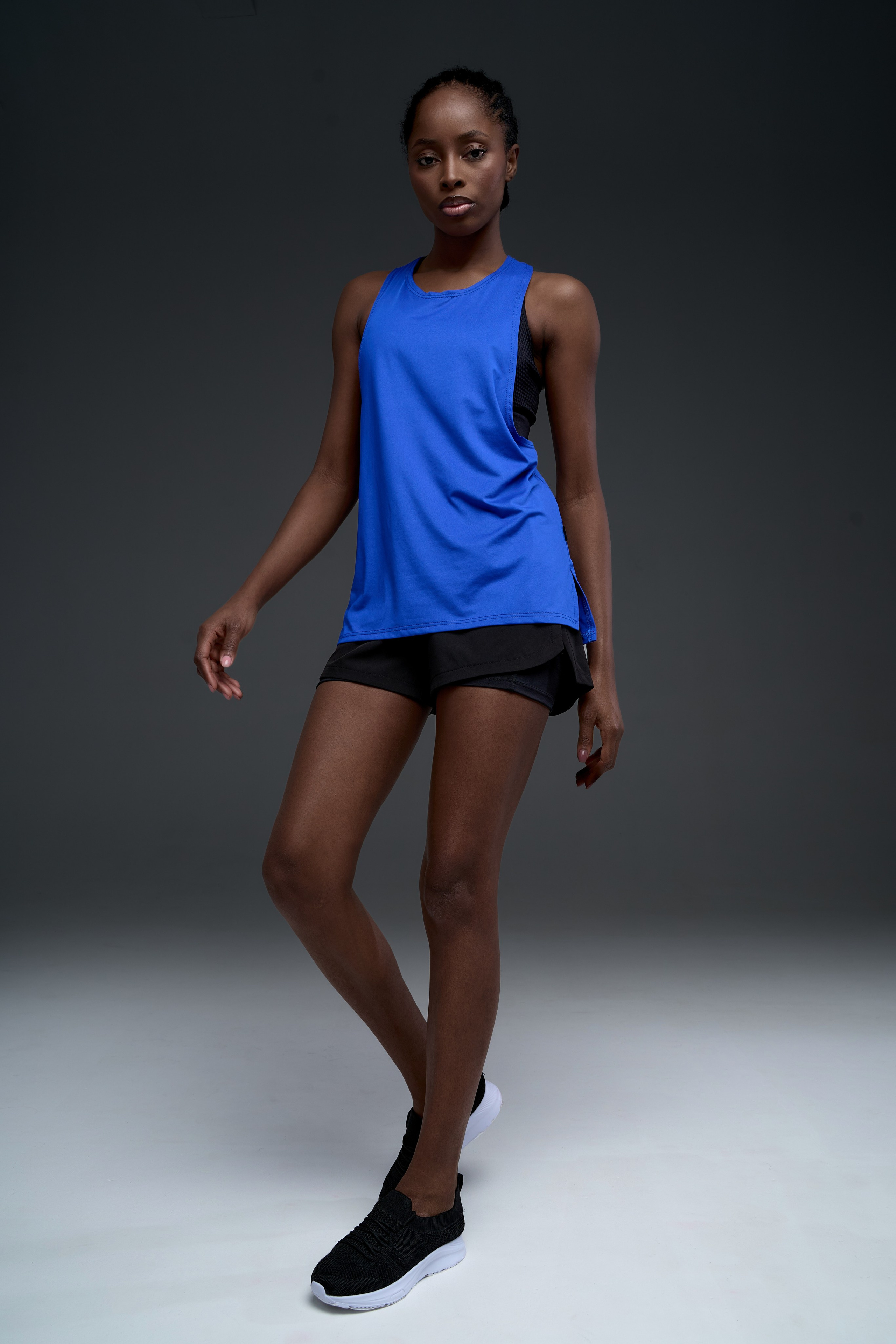 Спортивные футболки. Фотограф для маркетплейсов в Москве