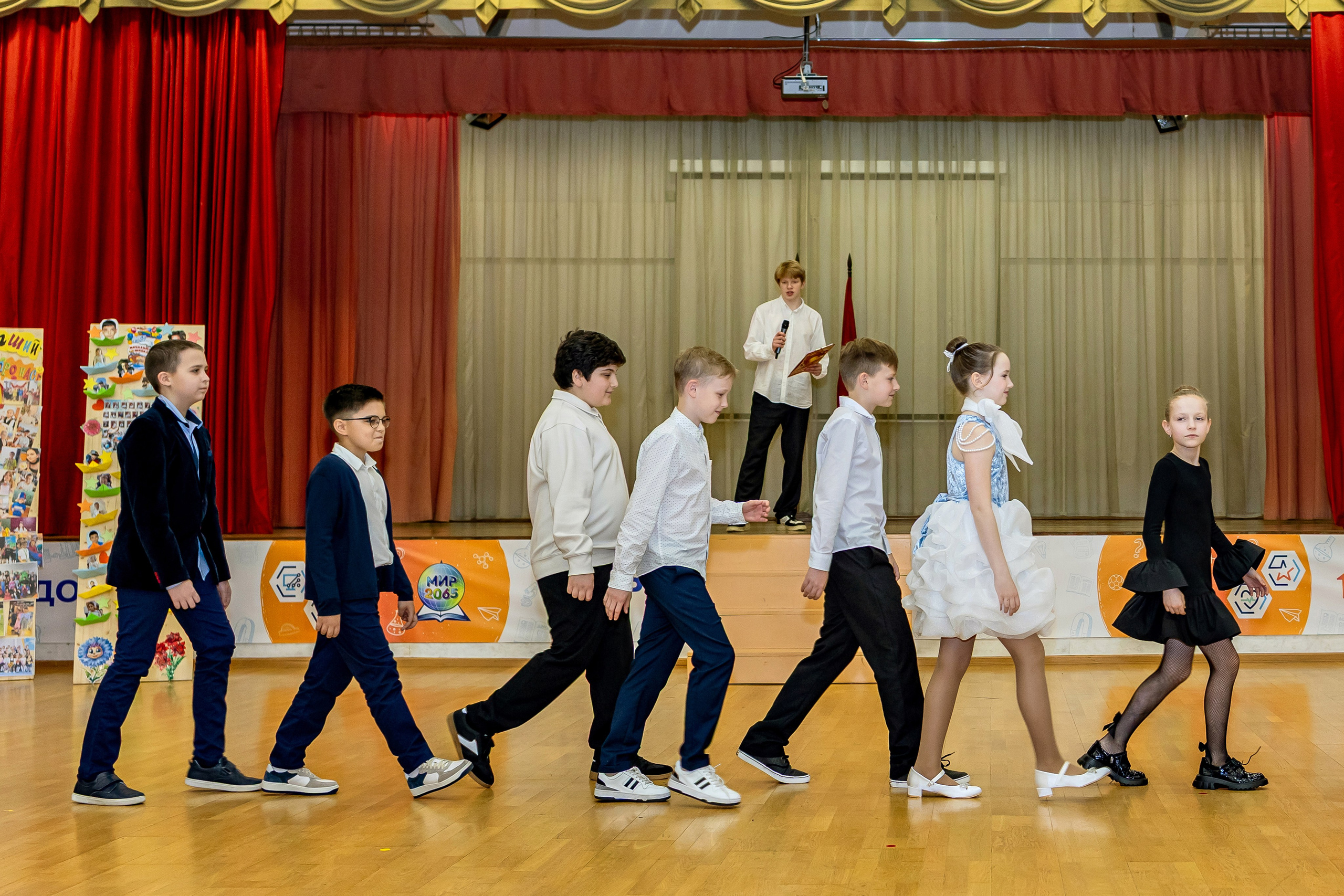 Выпускной праздник в начальной школе. Фотограф и видеограф Москва. Свадебный фотограф, видеограф. Выпускные альбомы. Оживающие альбомы