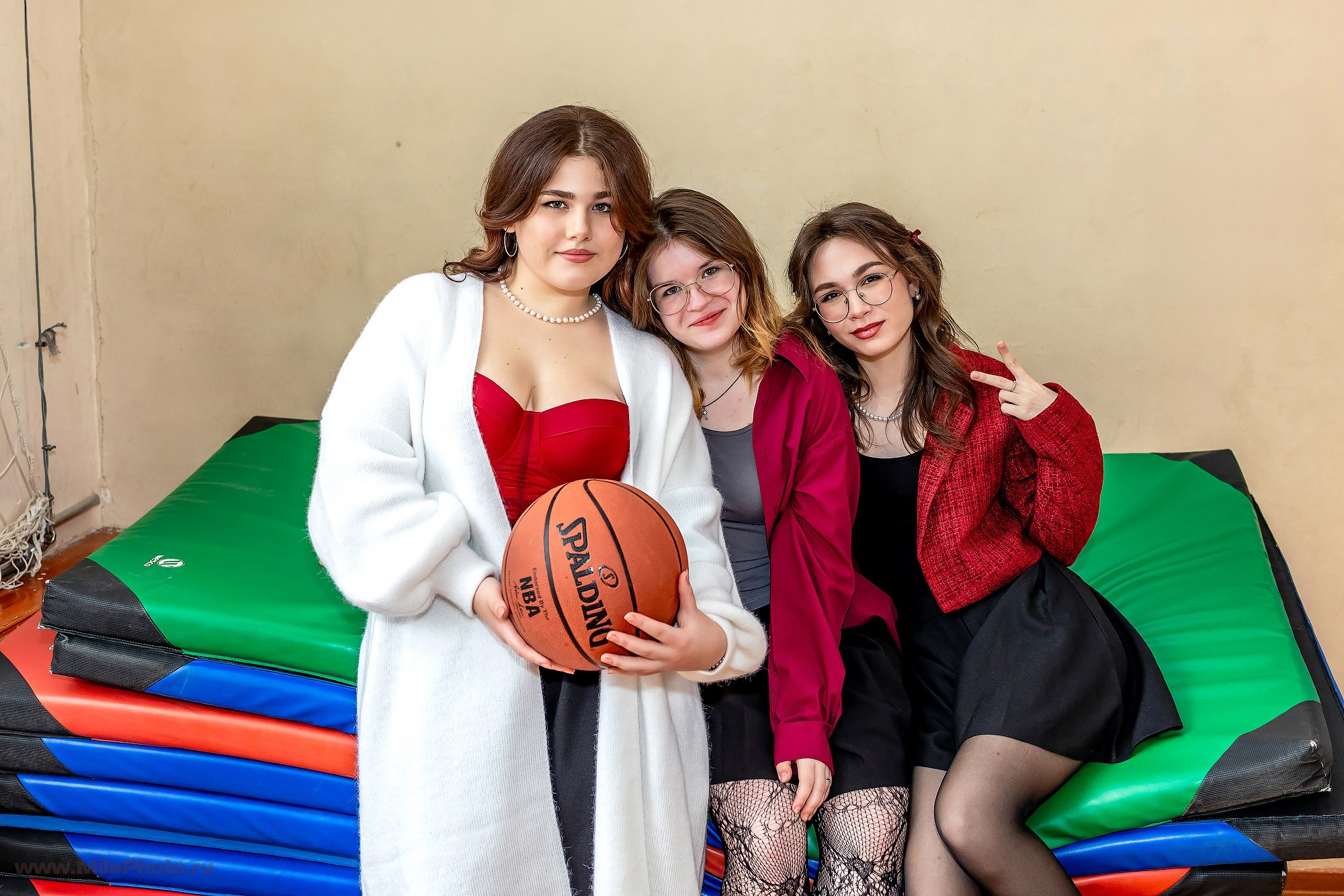 Галерея съемок в школе. Фотограф и видеограф Москва. Свадебный фотограф, видеограф. Выпускные альбомы. Оживающие альбомы